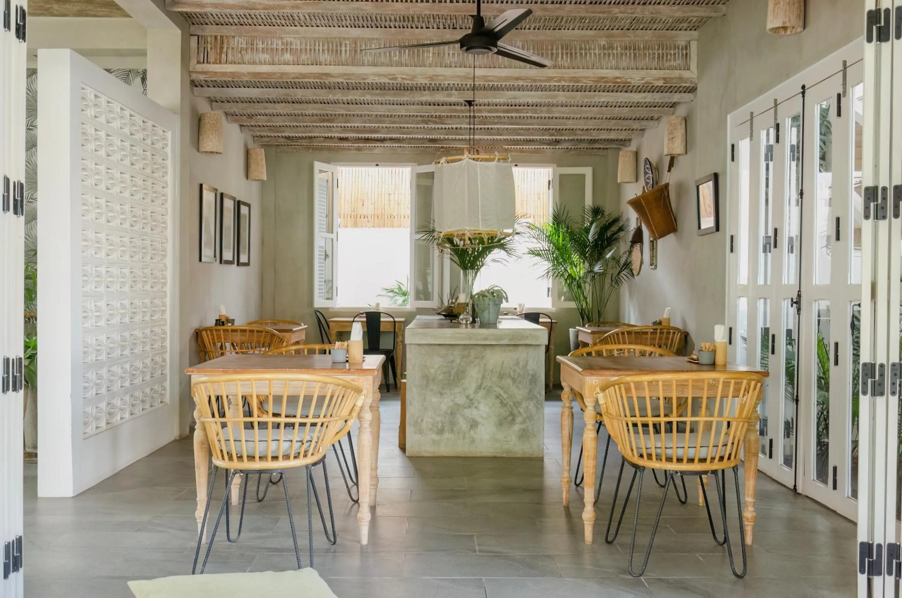 Restaurant/places to eat in Chic stay HANA Boutique hotel xxxx None smocking property