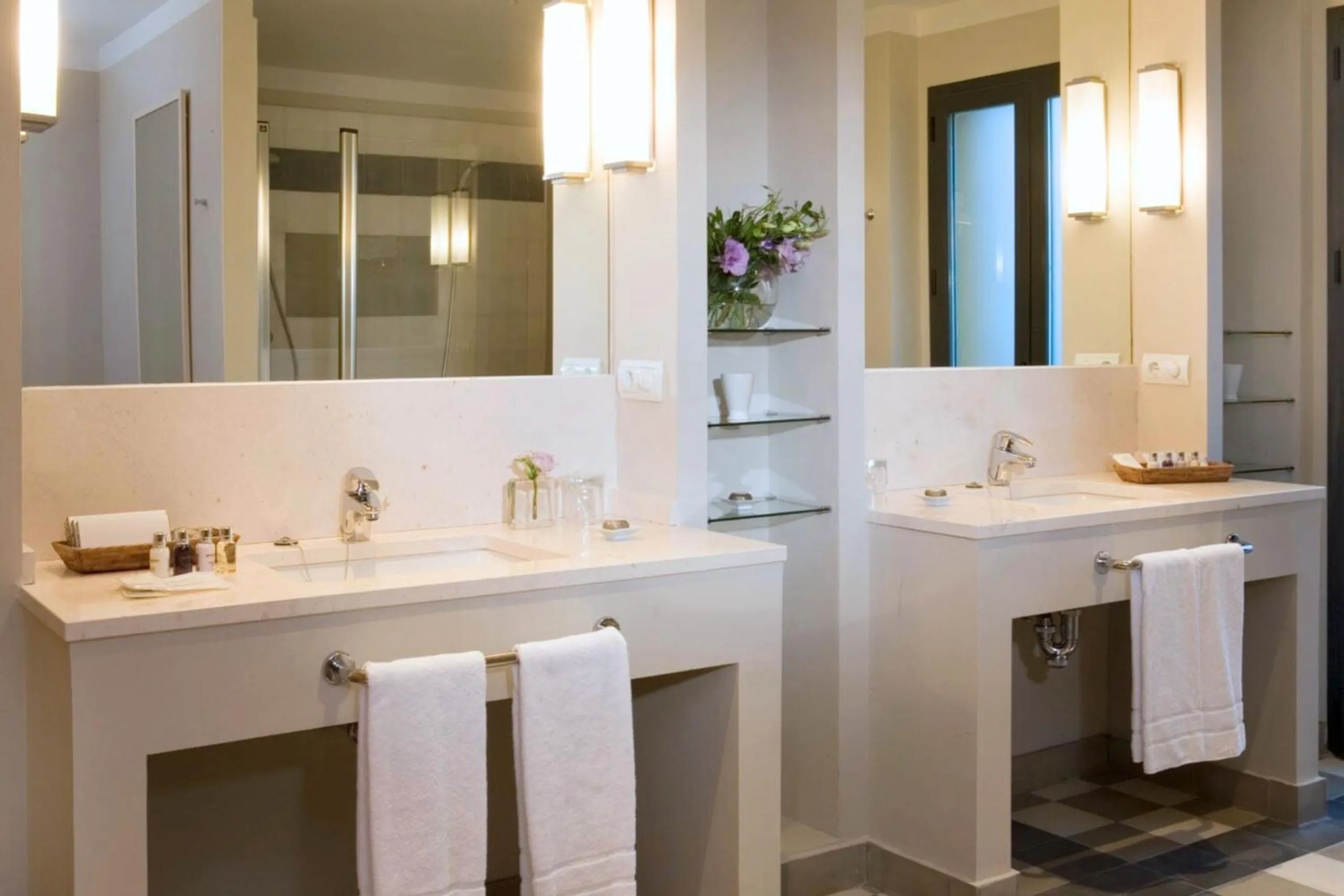 Toilet in AZZ Castellar Hacienda El Alcornocal