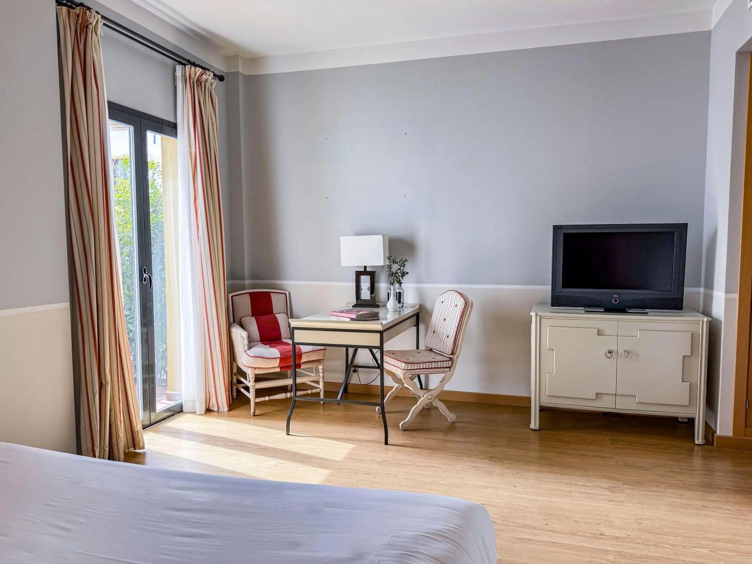 Photo of the whole room in Hacienda El Alcornocal