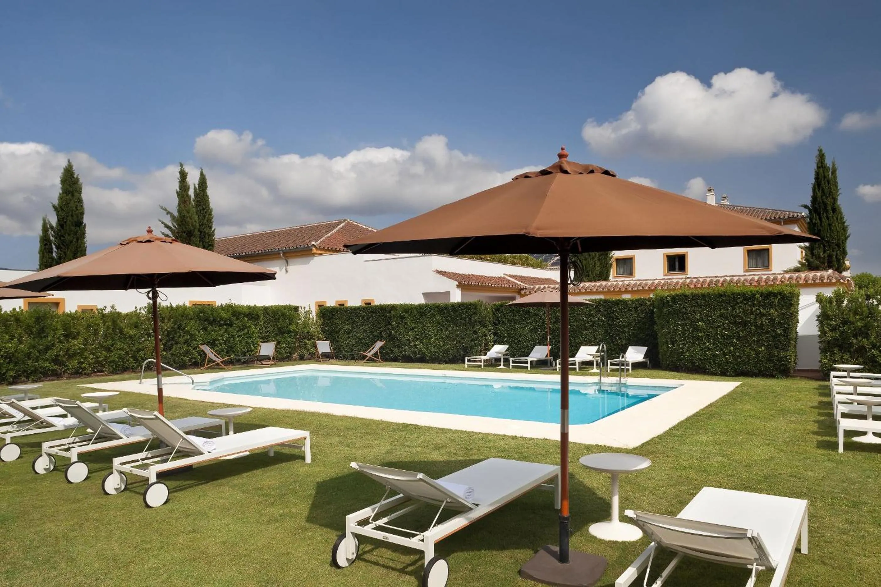 Swimming pool in Hacienda El Alcornocal