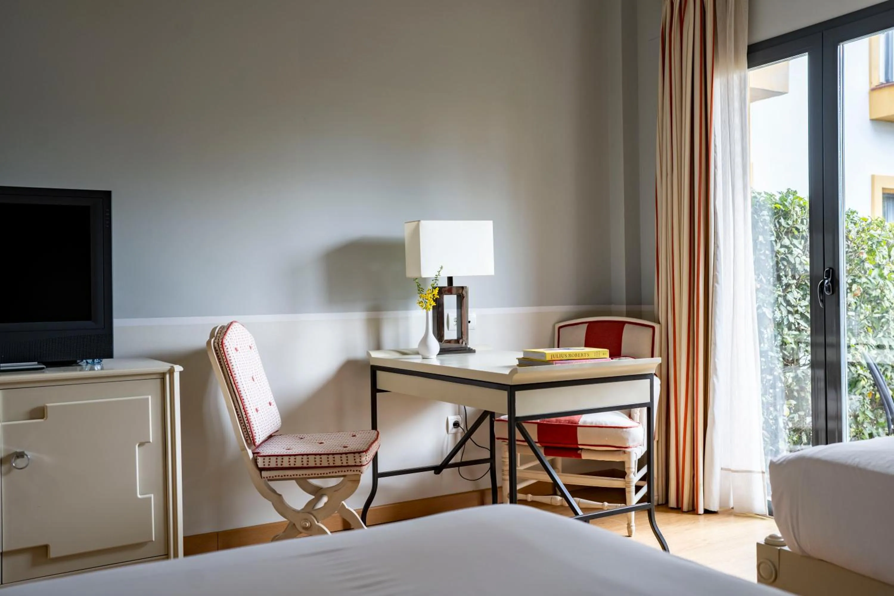 Seating area in Hacienda El Alcornocal