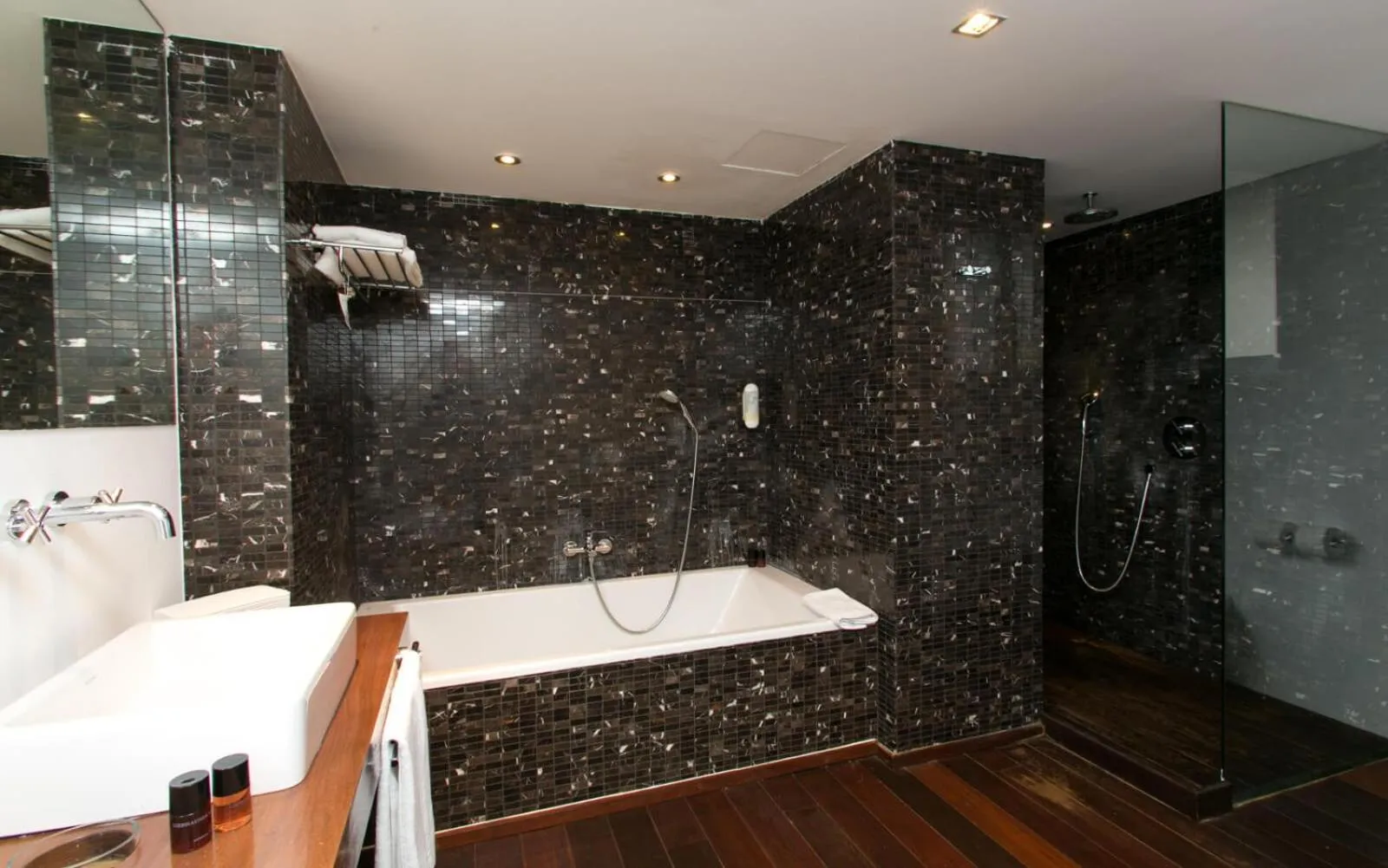 Shower in Hotel Zhero