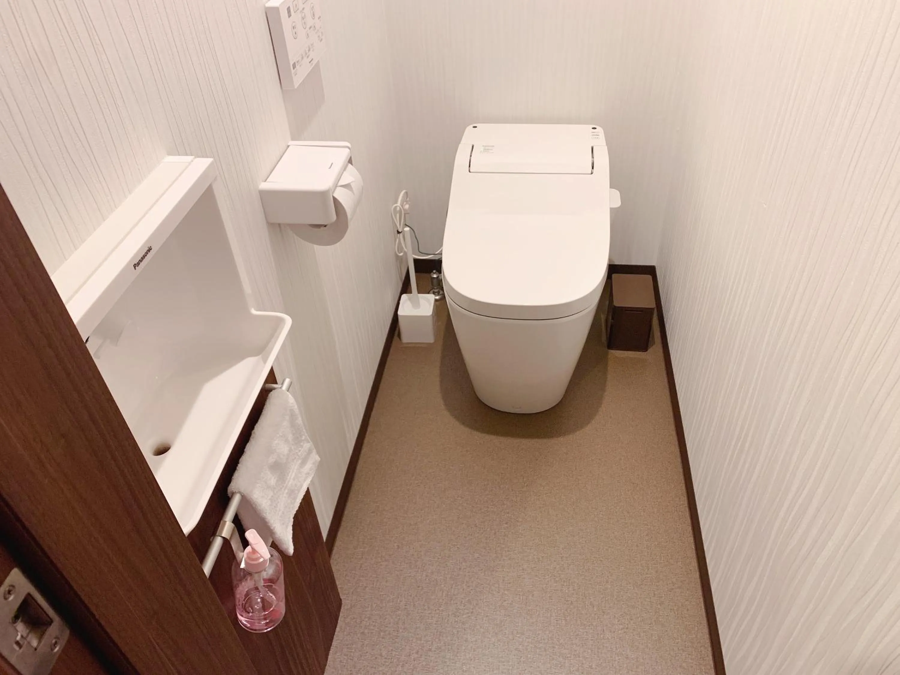 Toilet in 桃夭庵 touyouan momo house kujo 一棟貸切