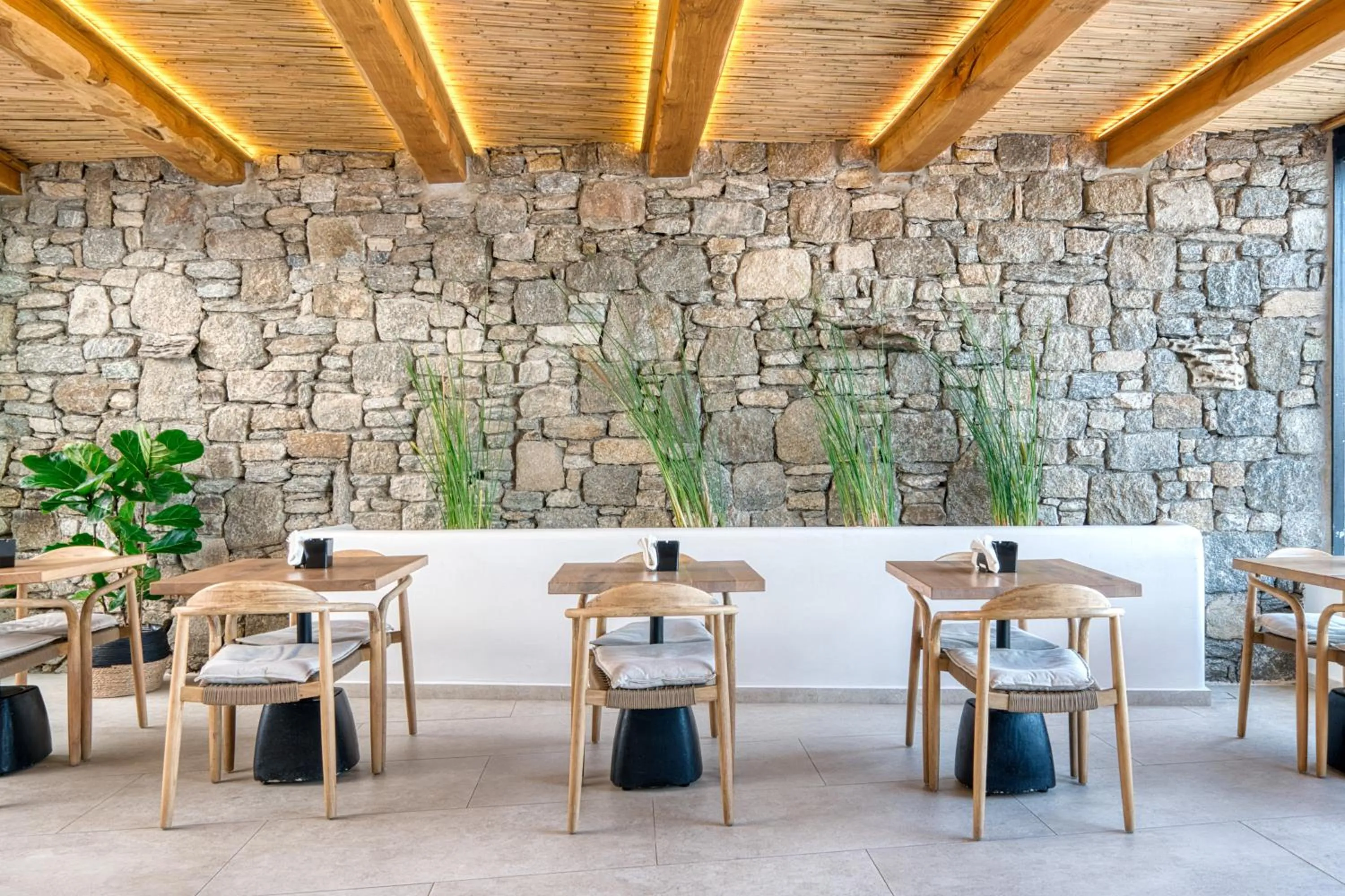 Restaurant/places to eat in Damianos Mykonos Hotel