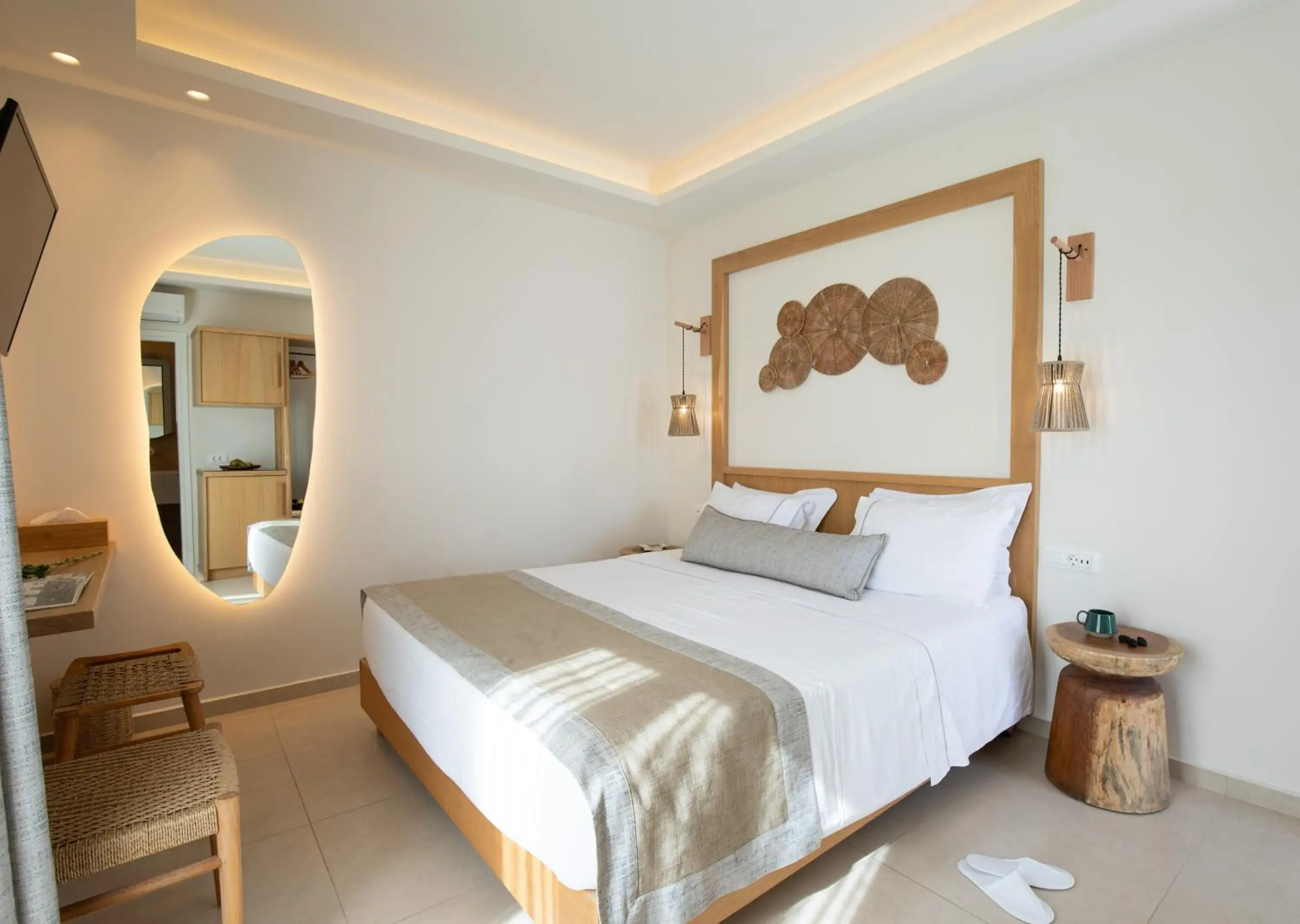 Cozy Double or Twin Room with Common Patio in Damianos Mykonos Hotel Cozy Double or Twin Room with Common Patio in Damianos Mykonos Hotel