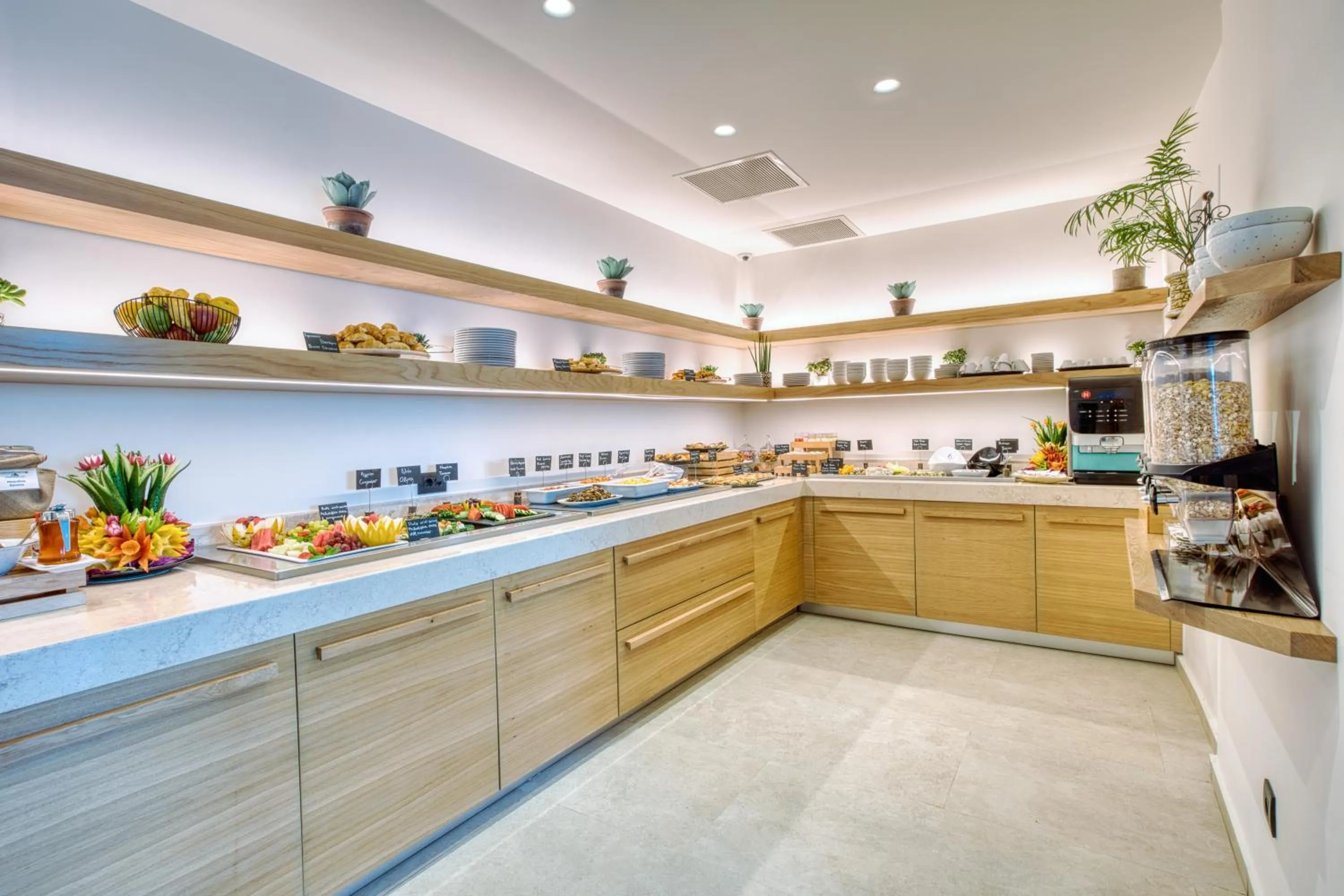 Buffet breakfast in Damianos Mykonos Hotel