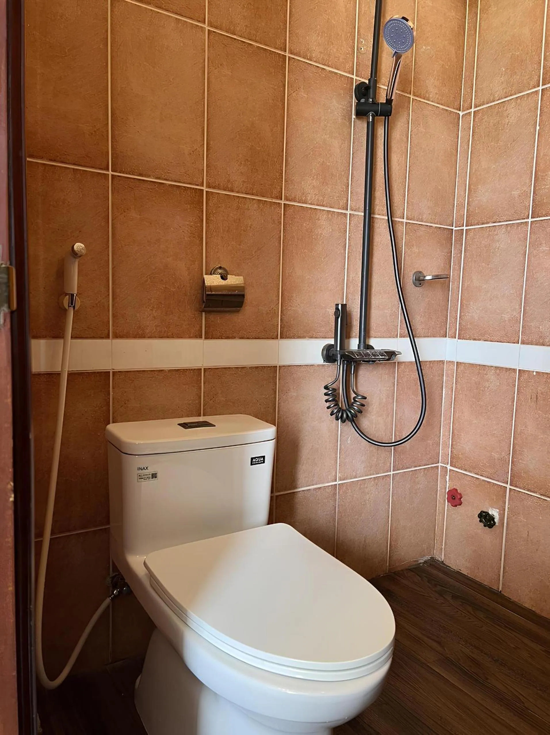 Toilet in An Vinh Analog House - LE BONHEUR