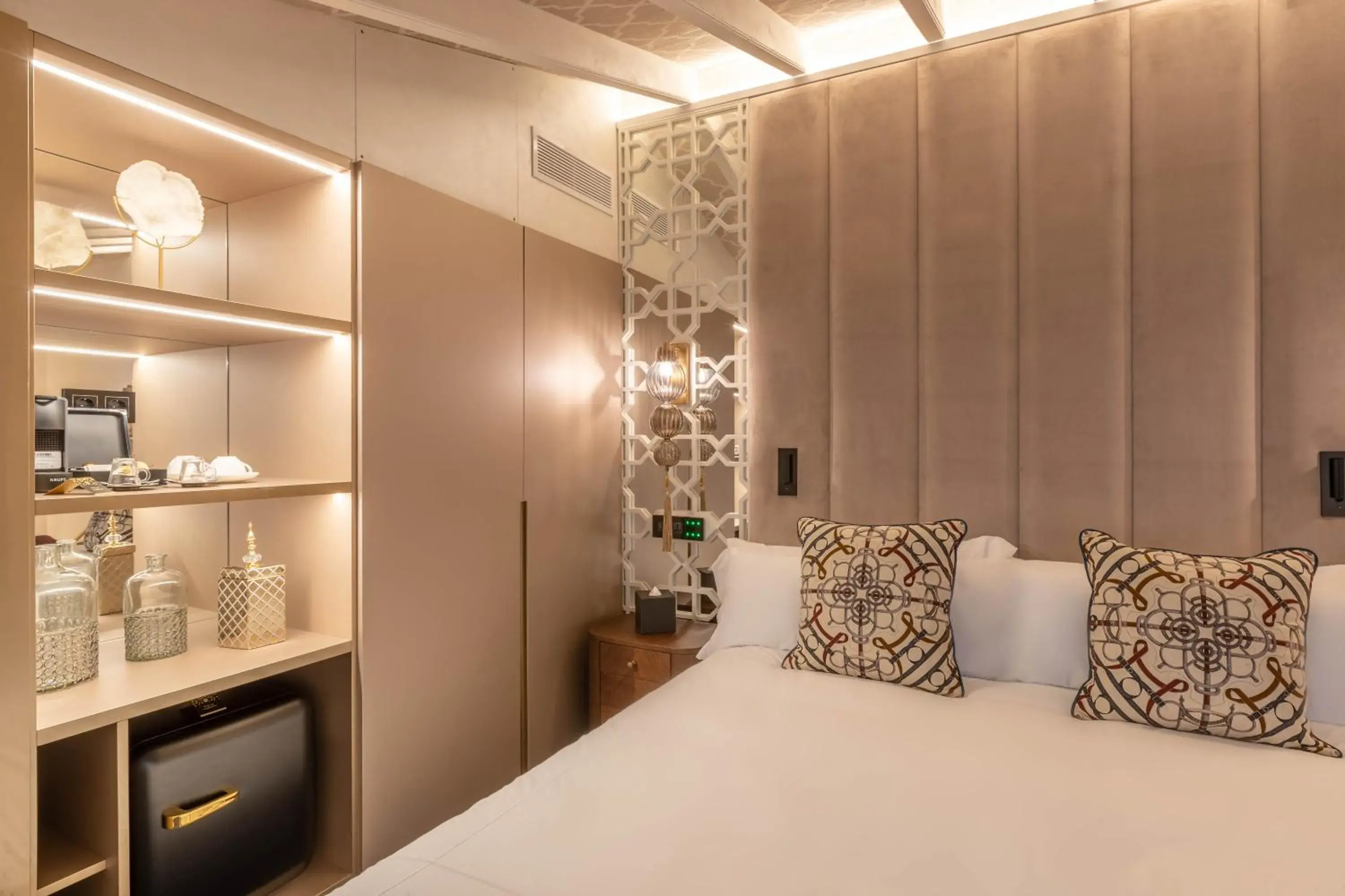 Superior Deluxe Room in Hotel Claude Marbella Superior Deluxe Room in Hotel Claude Marbella