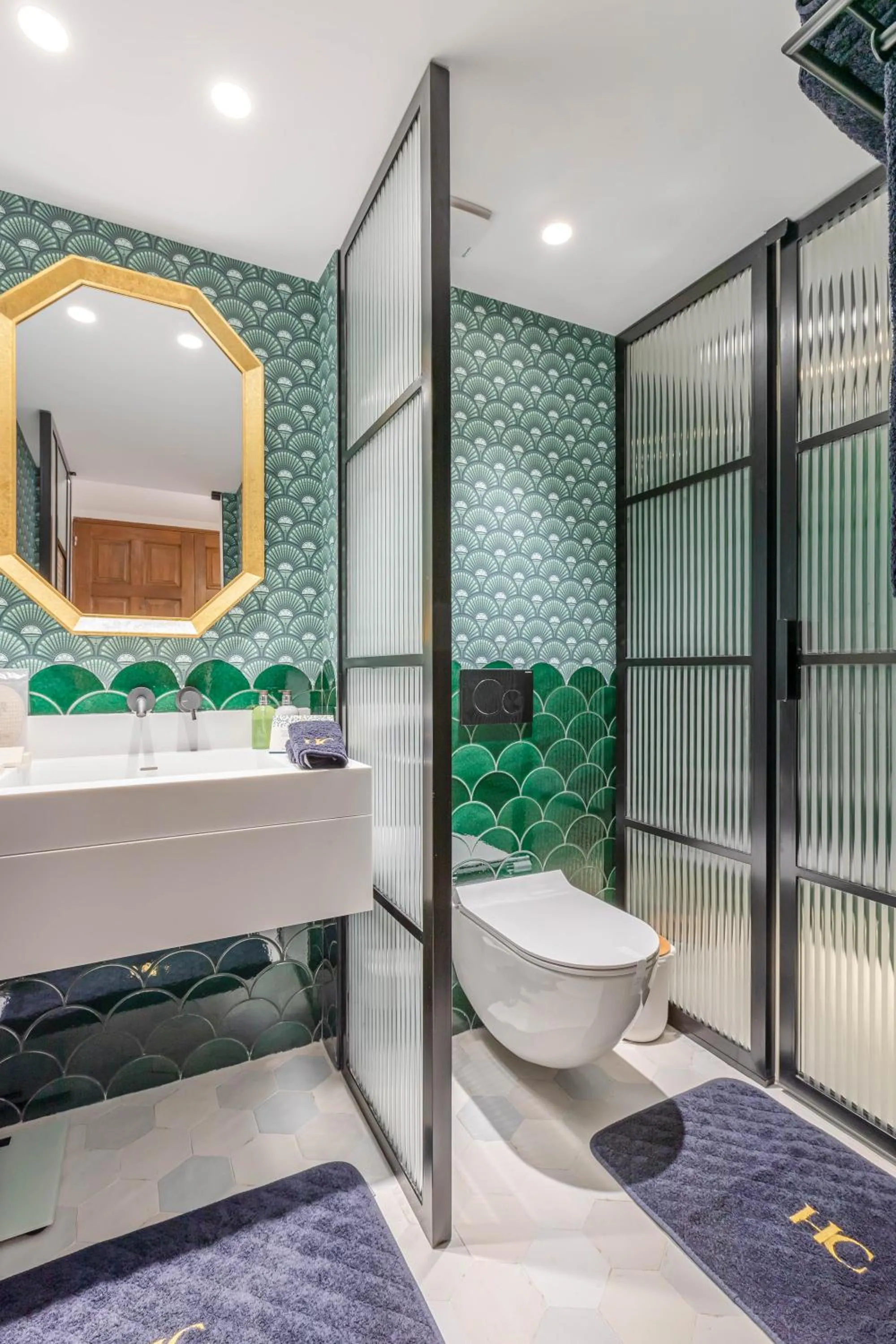 Bathroom in Hotel Claude Marbella