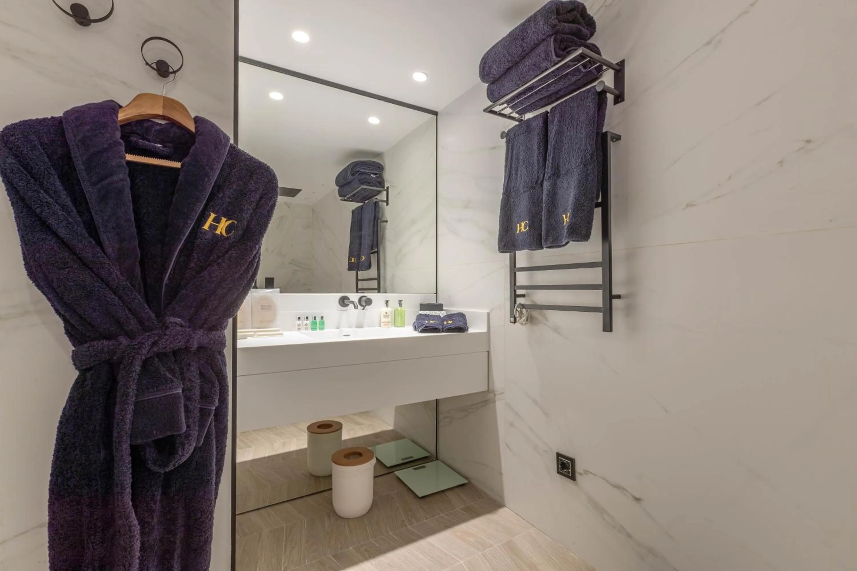 Bathroom in Hotel Claude Marbella