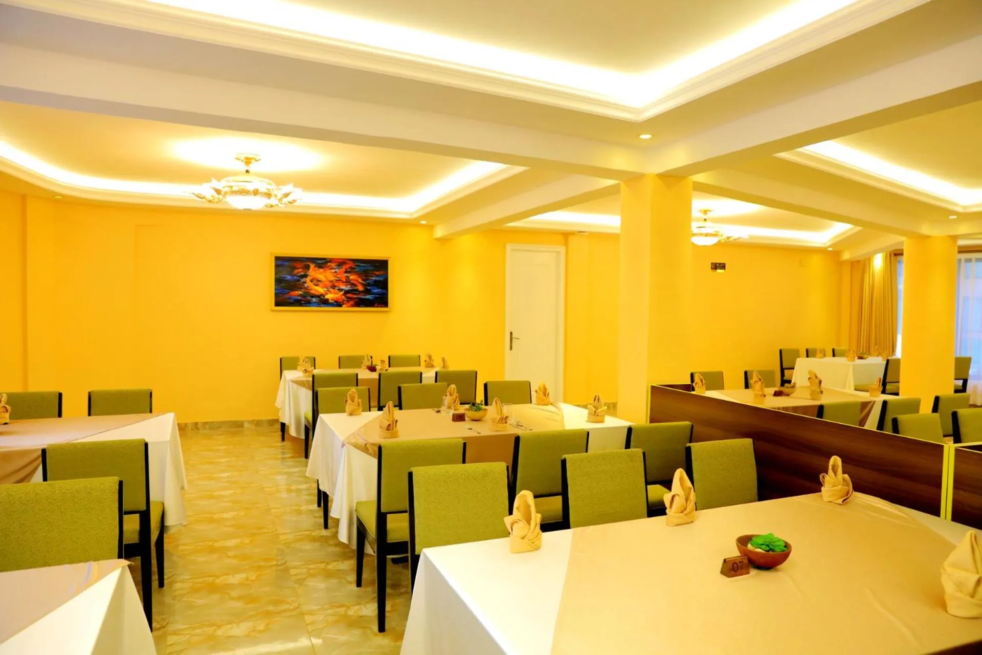 Restaurant/places to eat in Meilin International Hotel