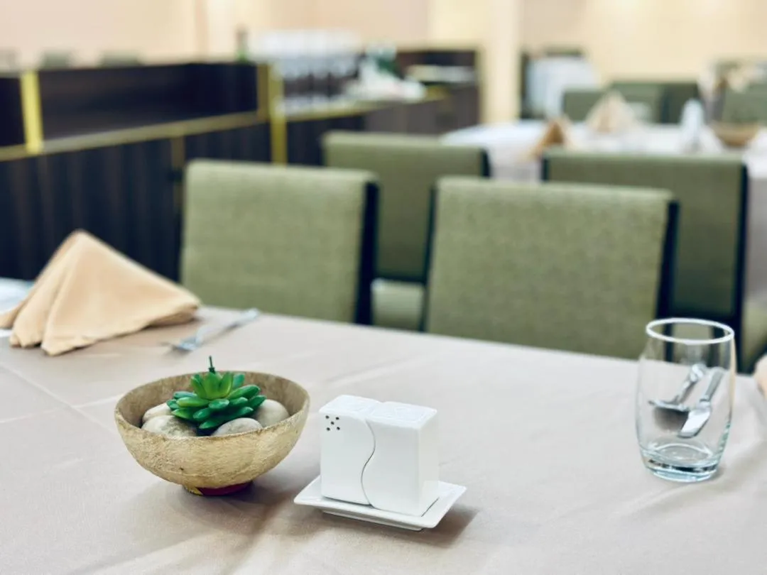 Restaurant/places to eat in Meilin International Hotel