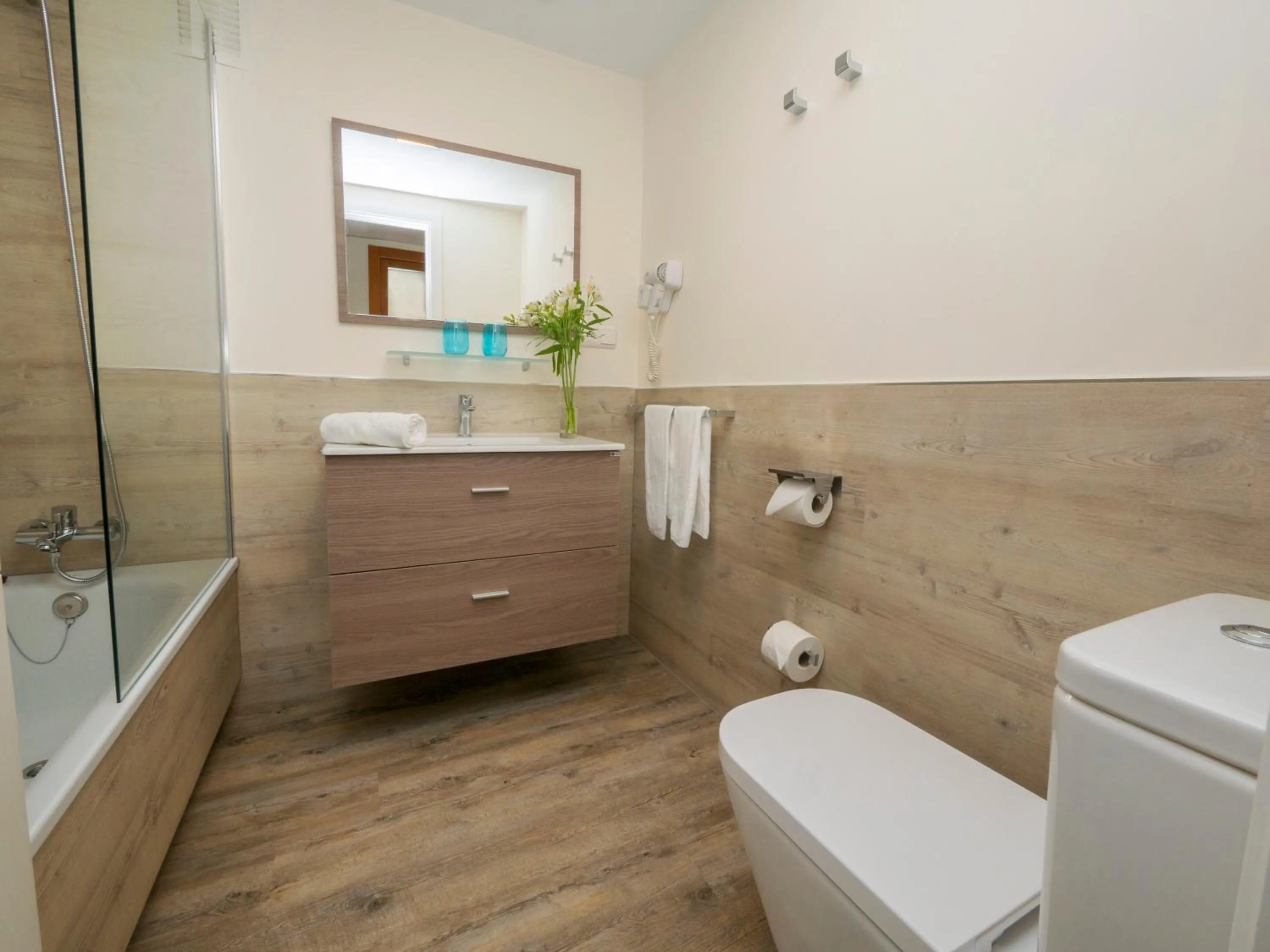 Bathroom in Hotel Helios Costa Tropical