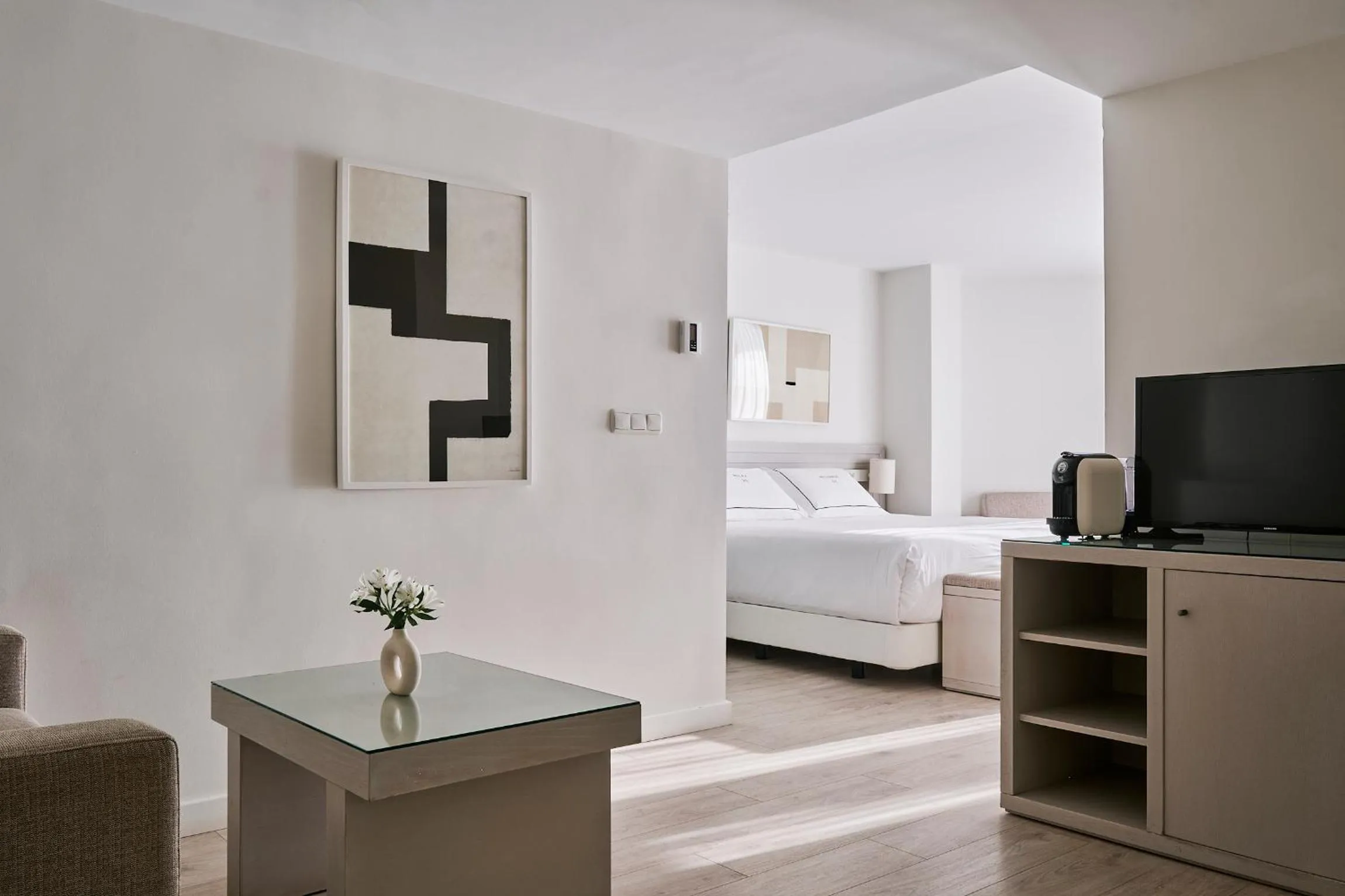 Living room, Bed in Hotel Helios Costa Tropical