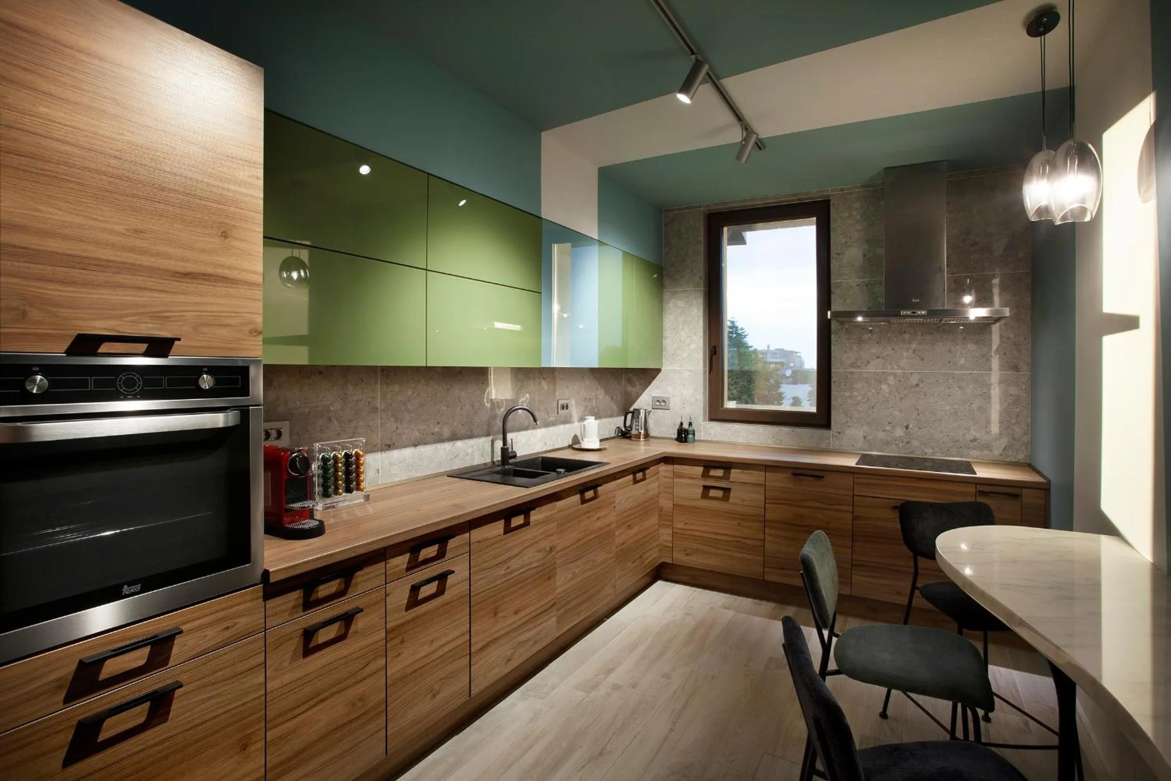 Coffee/tea facilities in Room 12