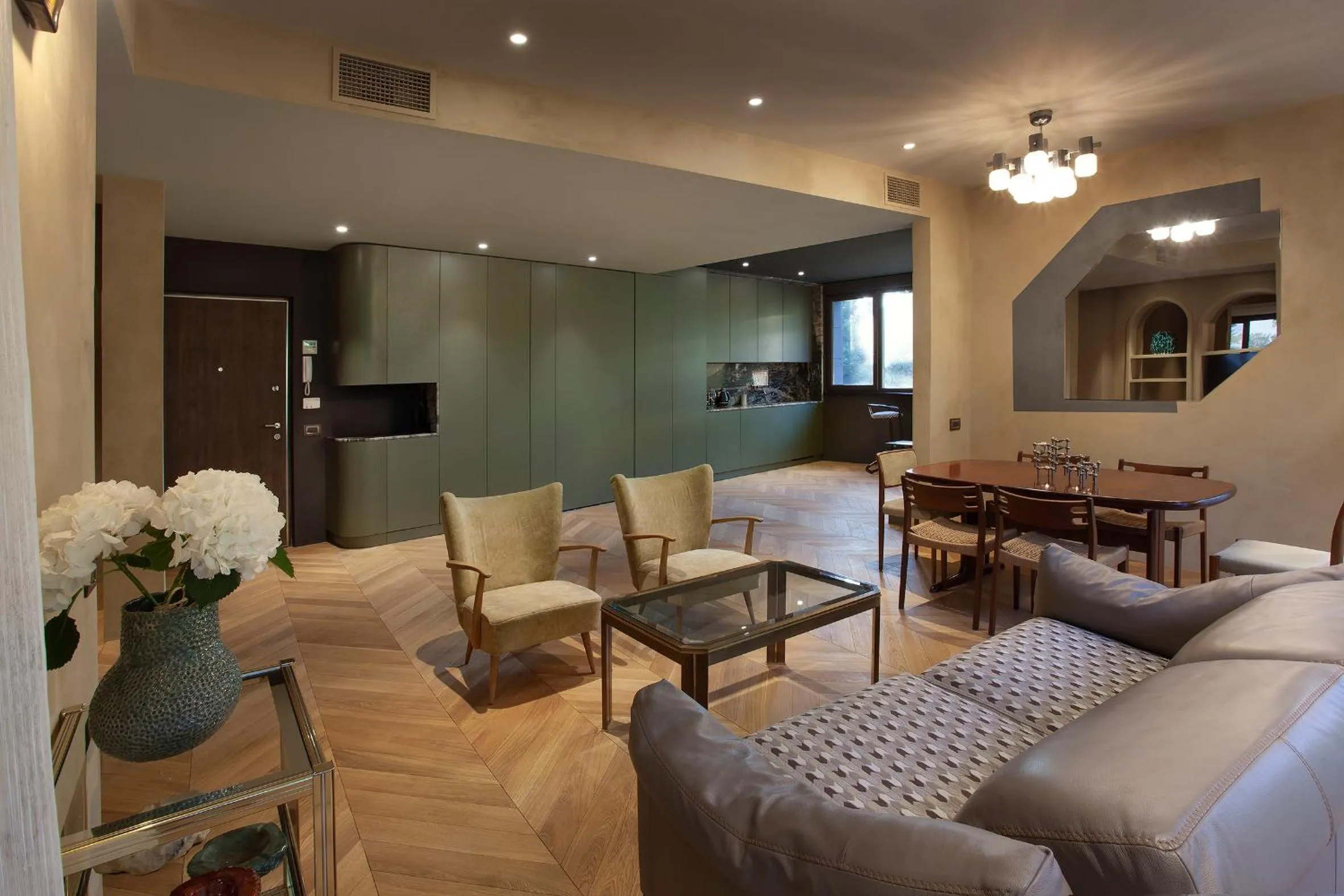 Coffee/tea facilities in Room 12