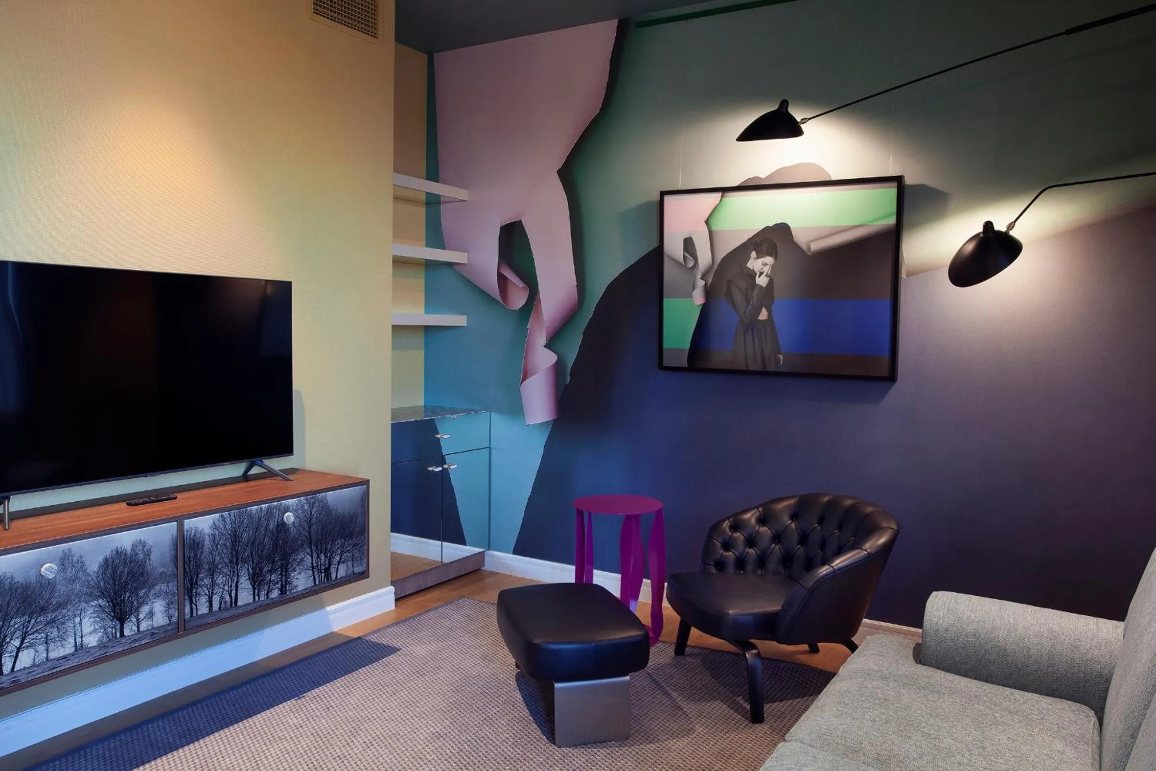 TV and multimedia in Room 12