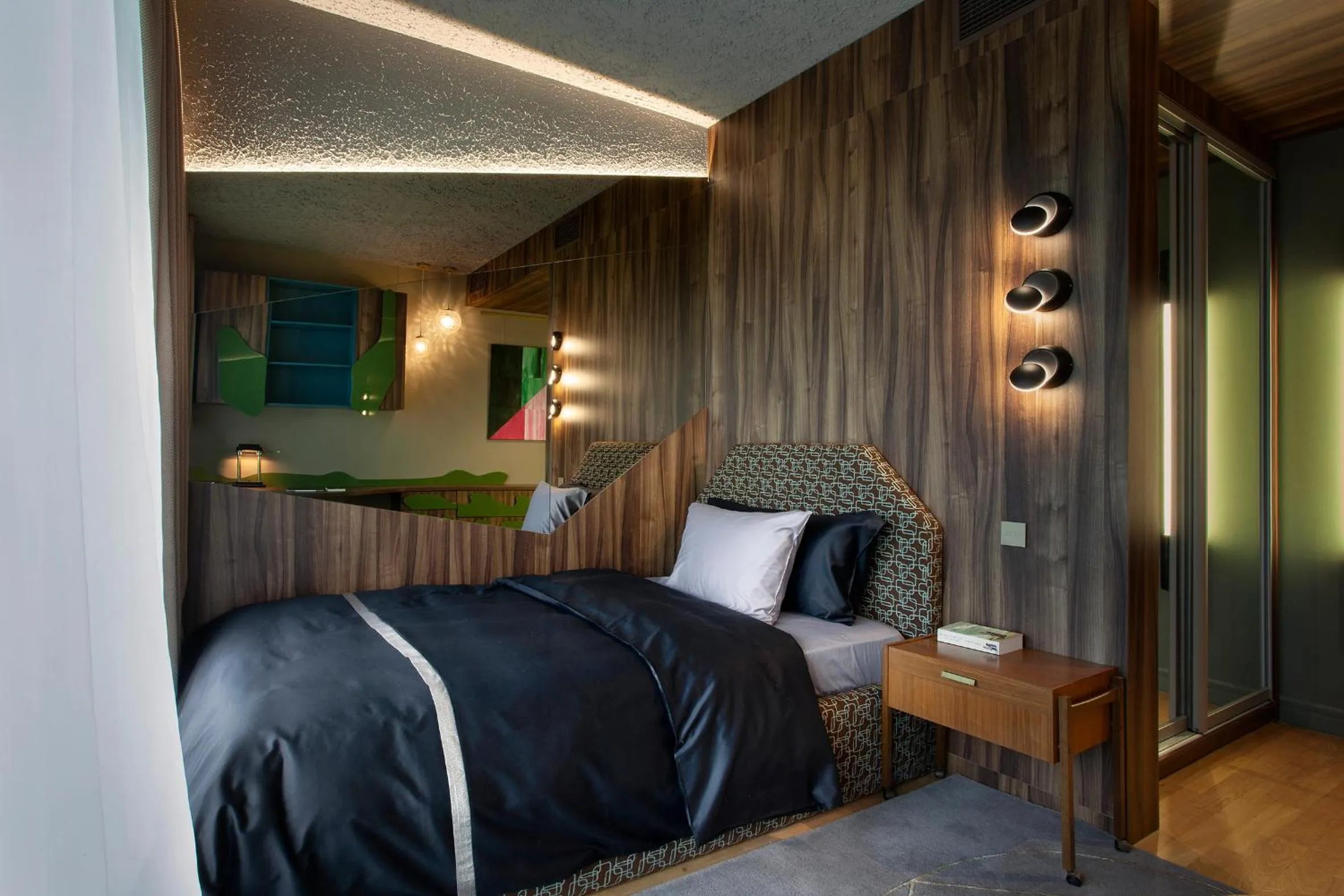 Bedroom, Bed in Room 12