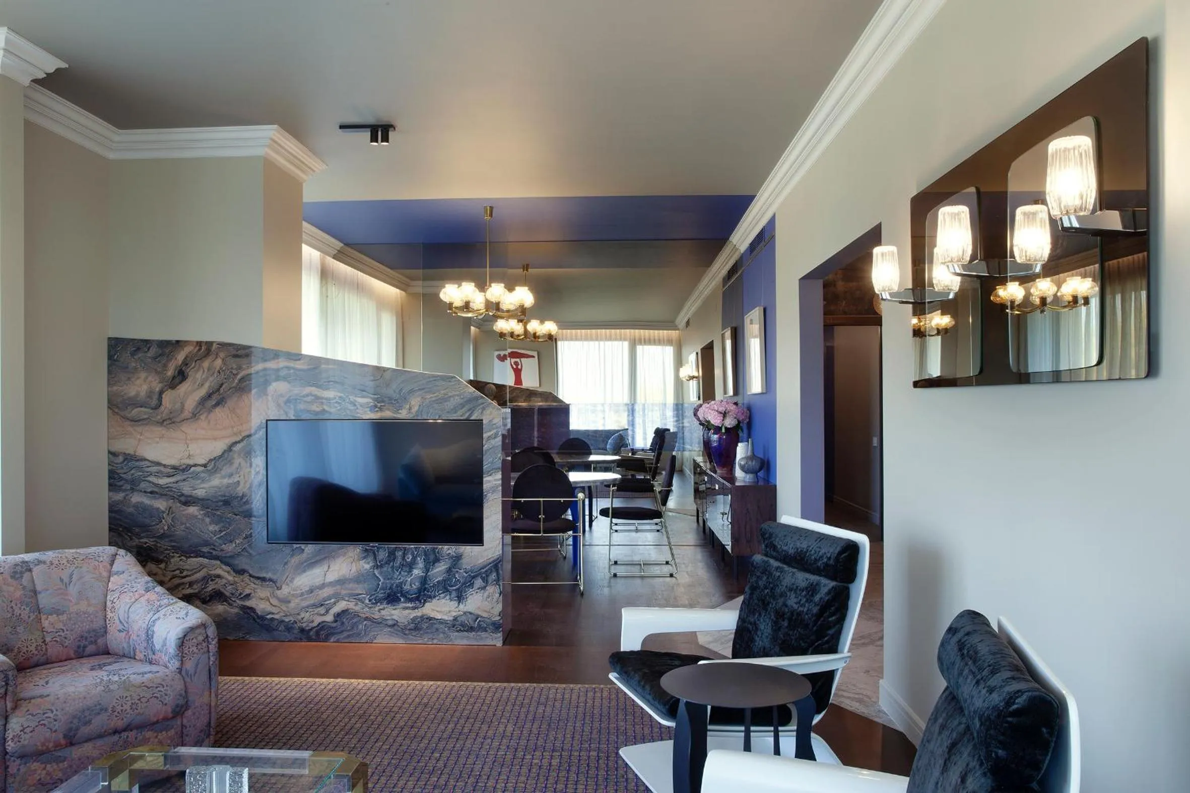 TV and multimedia in Room 12