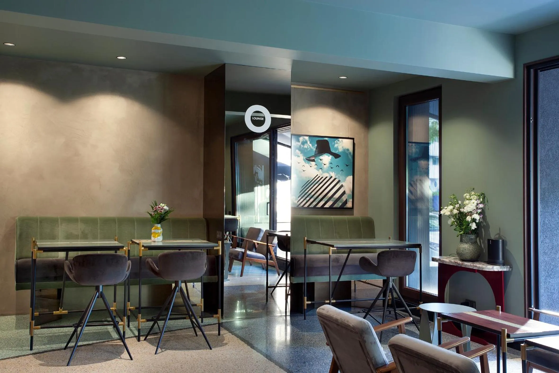 Lounge or bar in Room 12