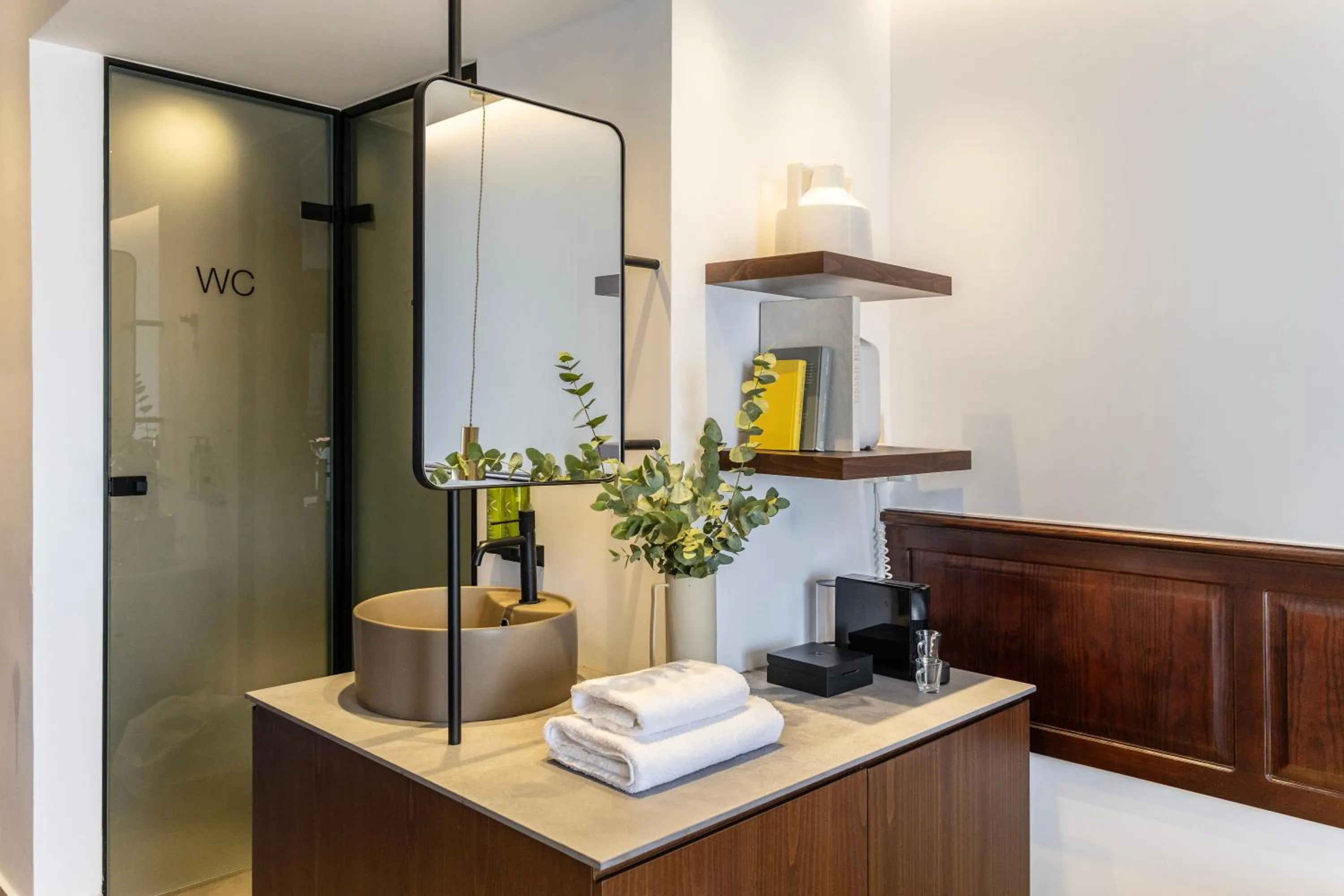 Toilet in Albatros Spa & Resort Hotel