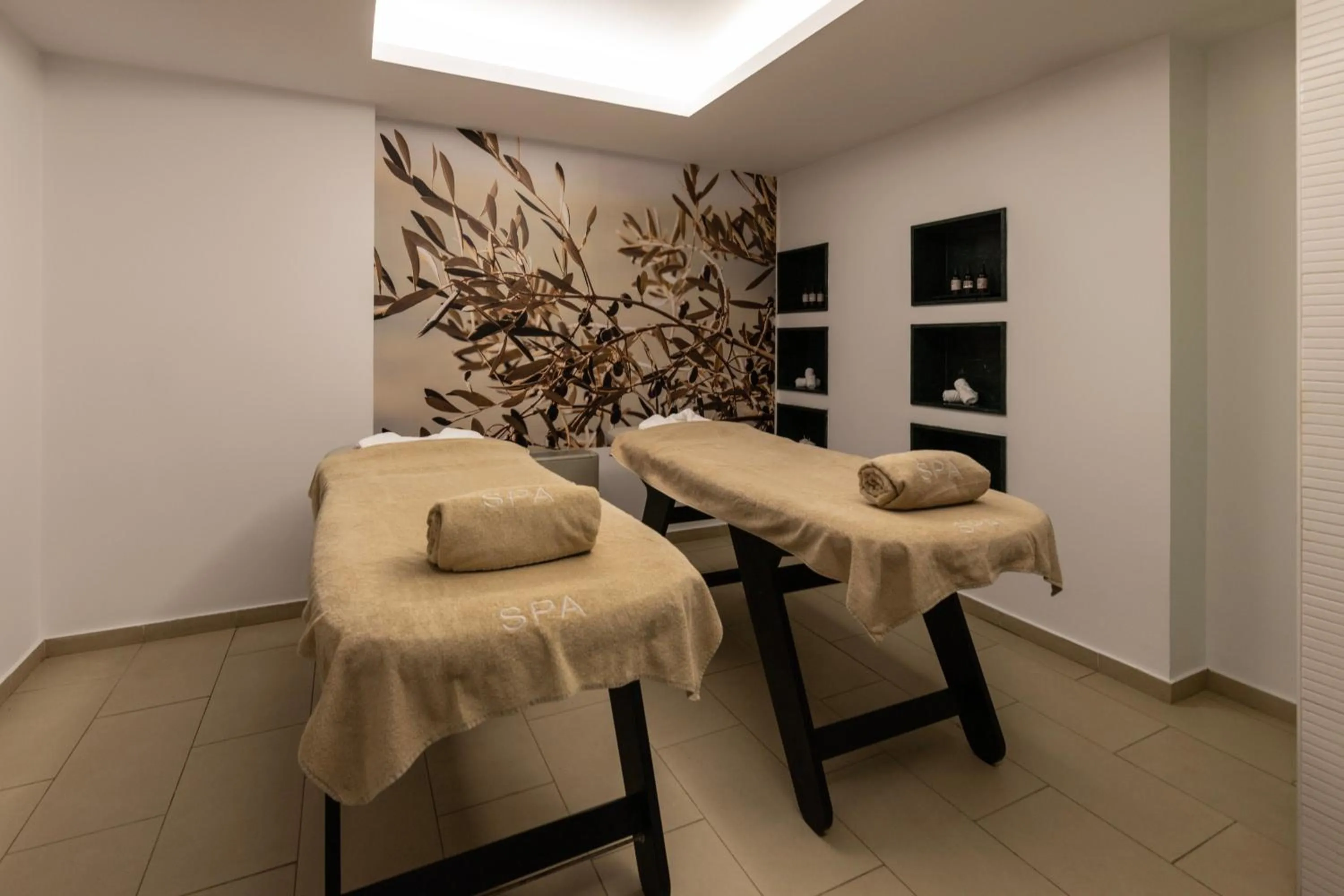 Massage in Albatros Spa & Resort Hotel