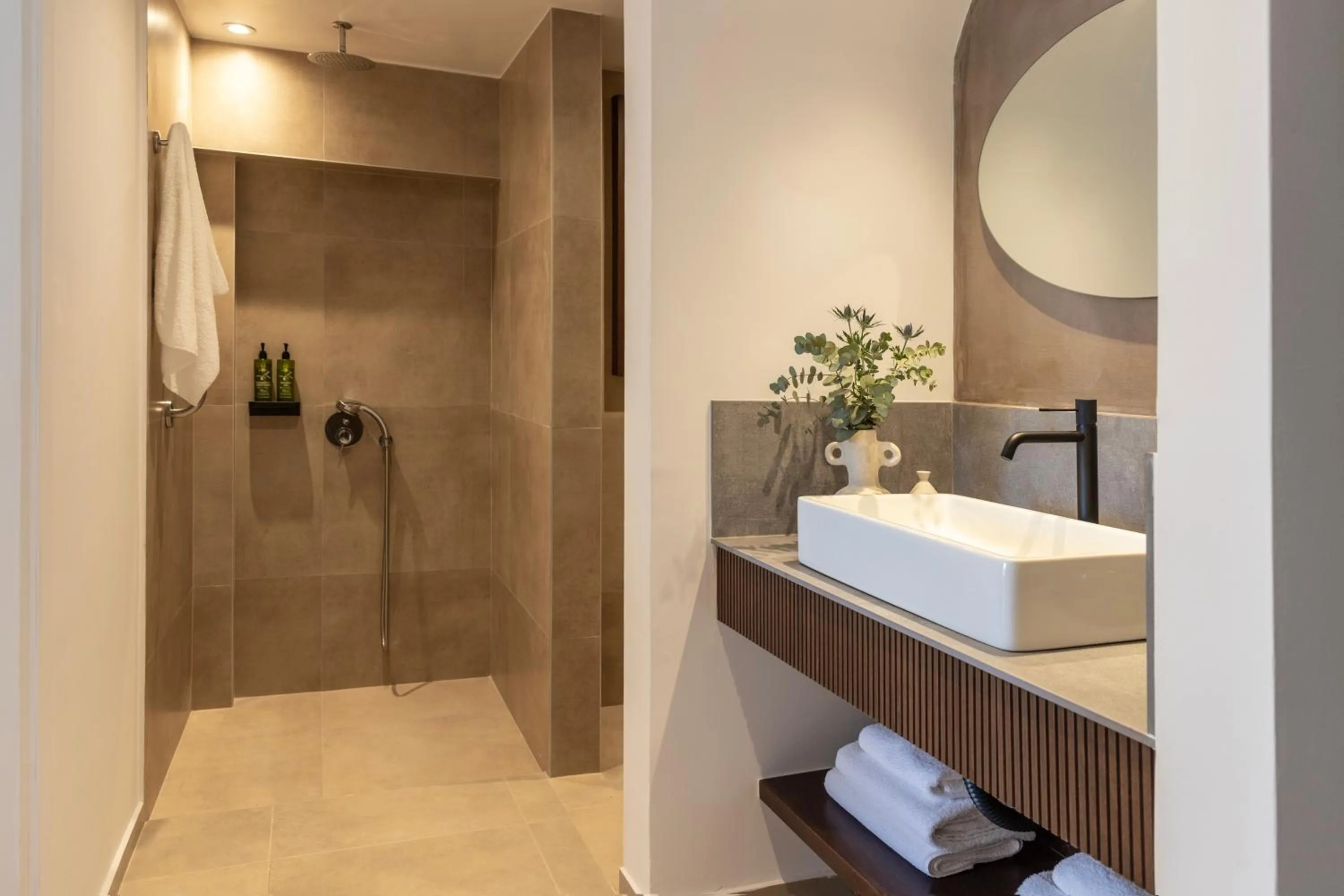 Shower in Albatros Spa & Resort Hotel