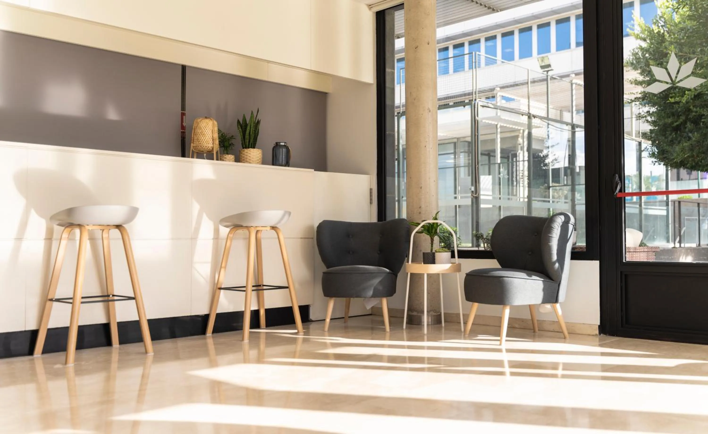 Living room in AZZ Valencia Táctica Hotel