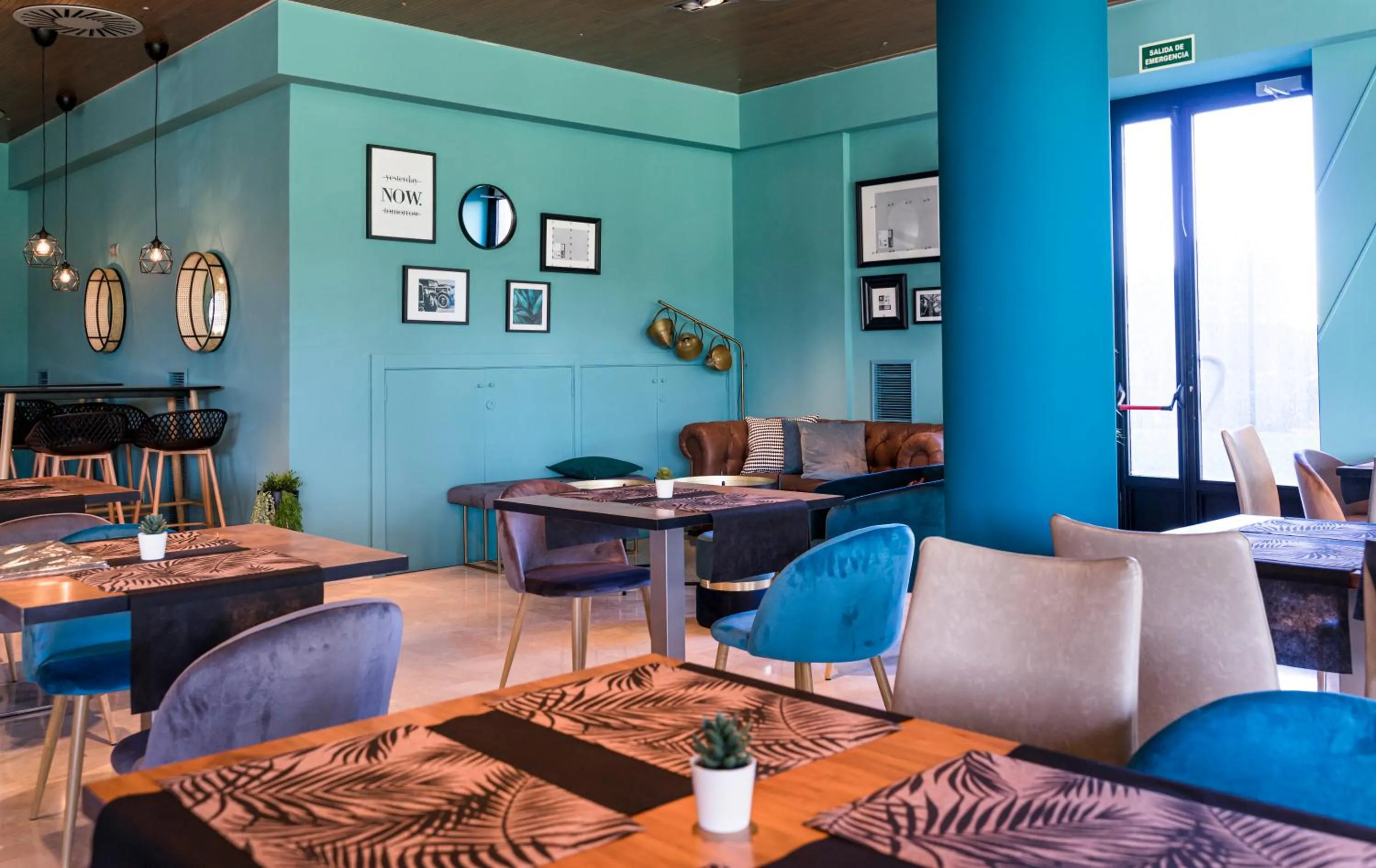 Restaurant/places to eat in AZZ Valencia Táctica Hotel