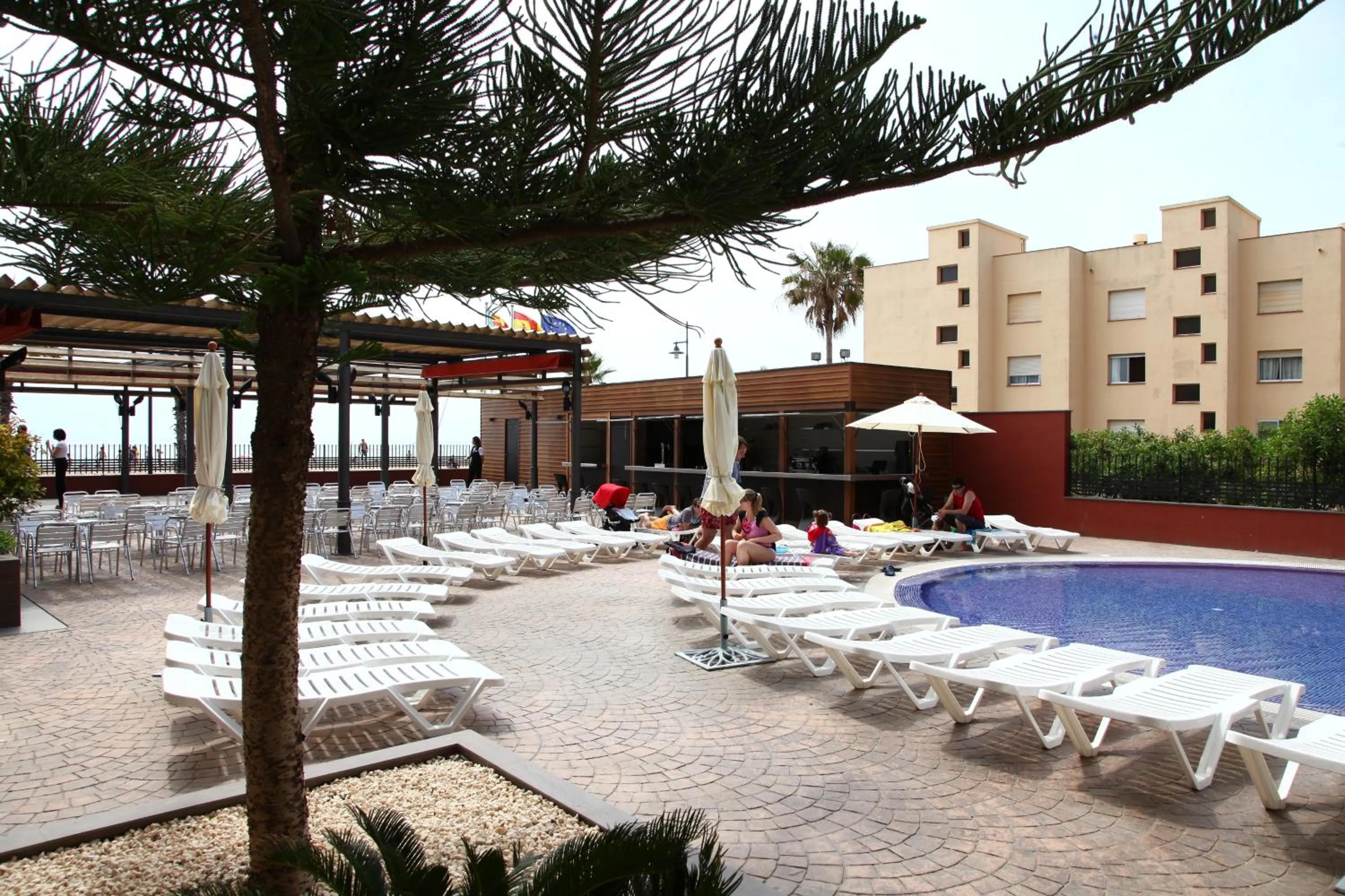 Swimming pool in Aparthotel Acuazul