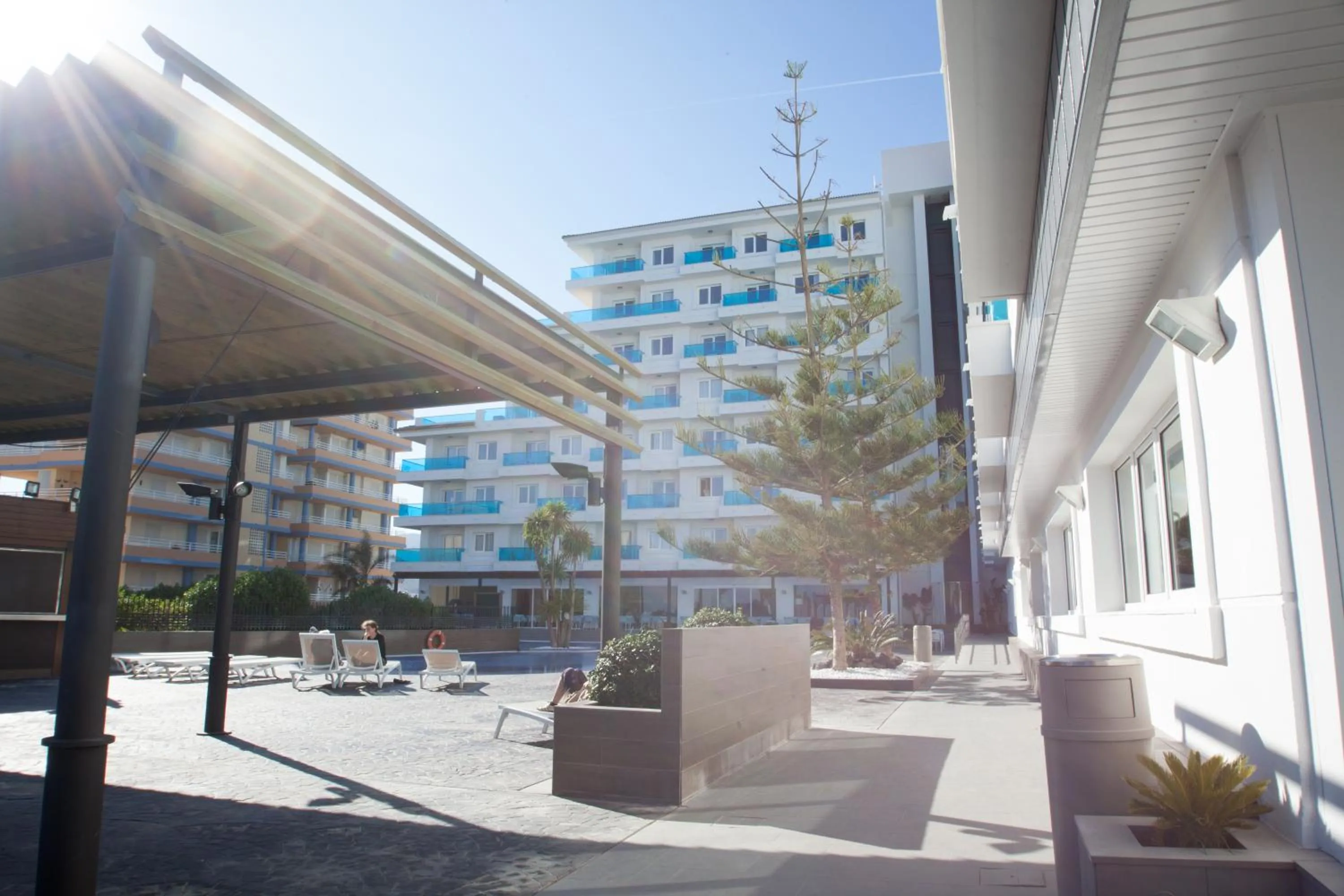 Facade/entrance in Aparthotel Acuazul