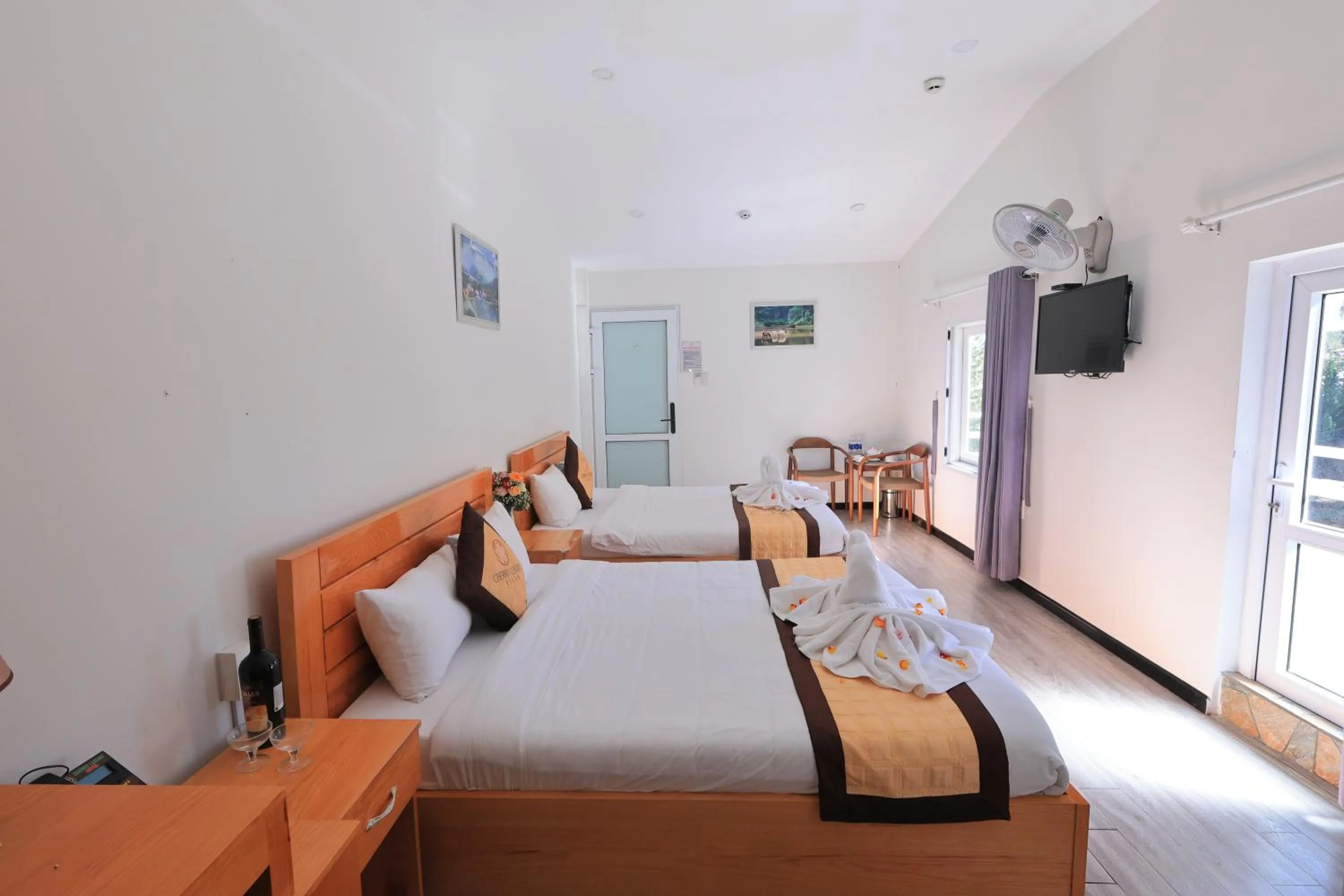 Bed in Cherry Luxury Hotel