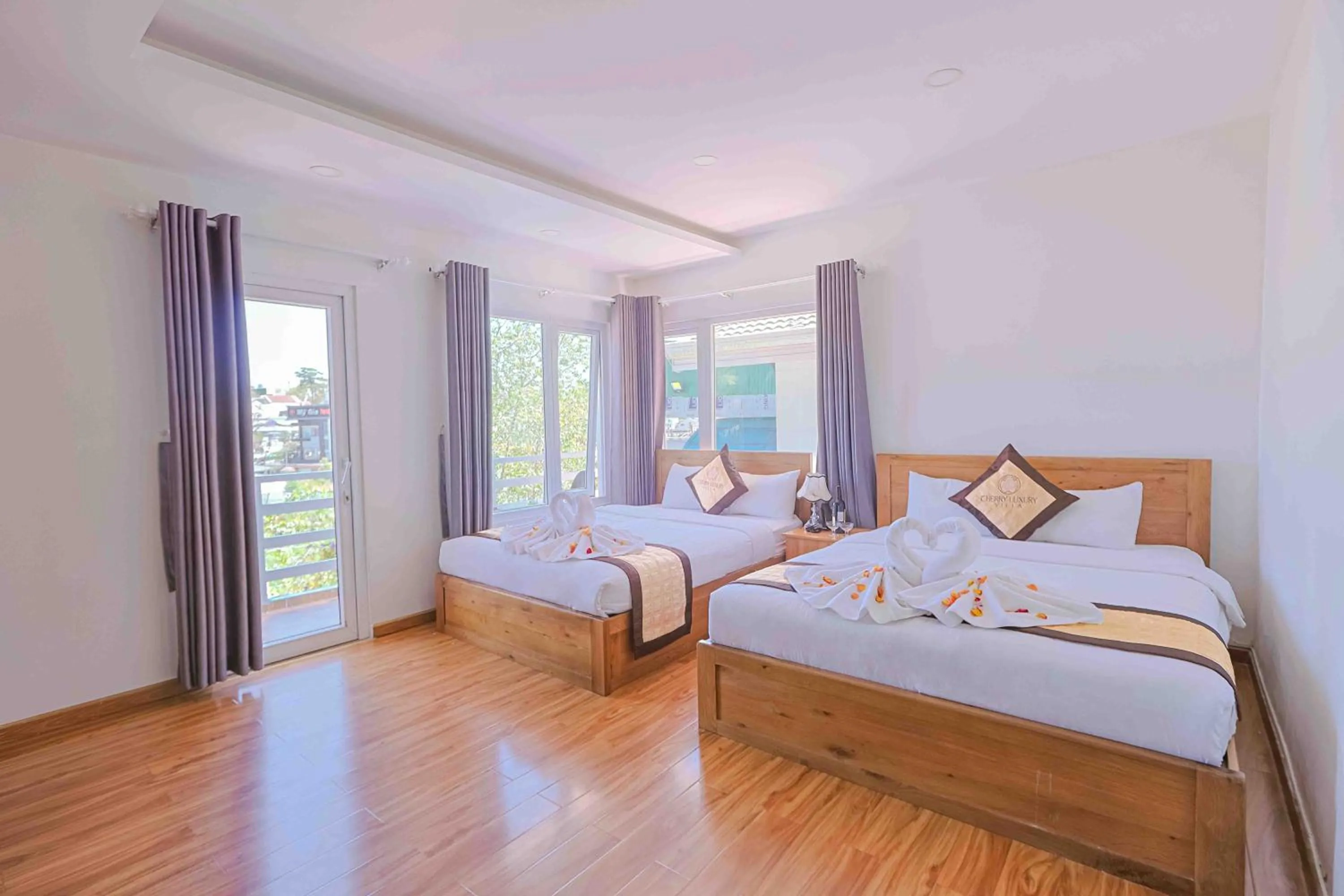 Bed in Cherry Luxury Hotel