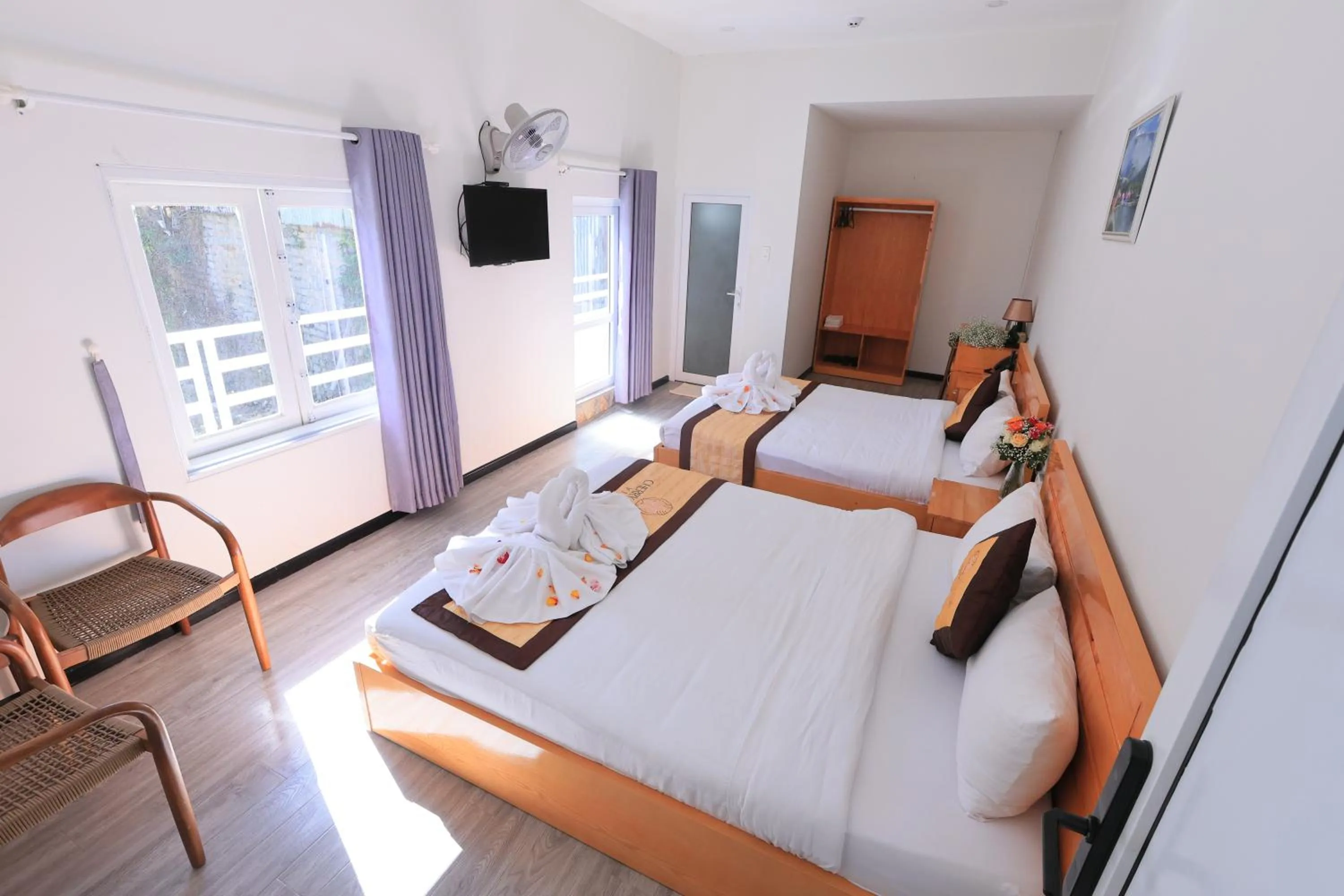 Bed in Cherry Luxury Hotel