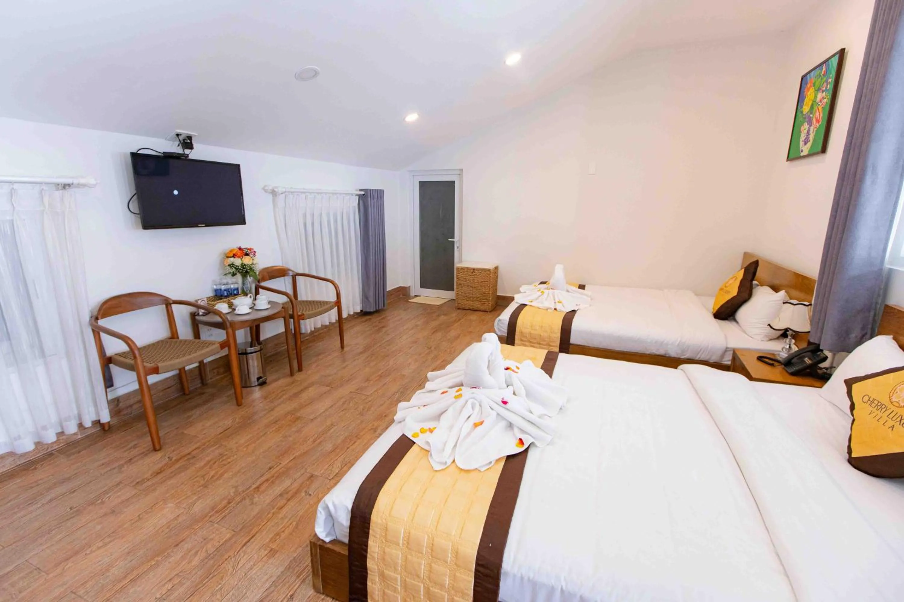 Bed in Cherry Luxury Hotel