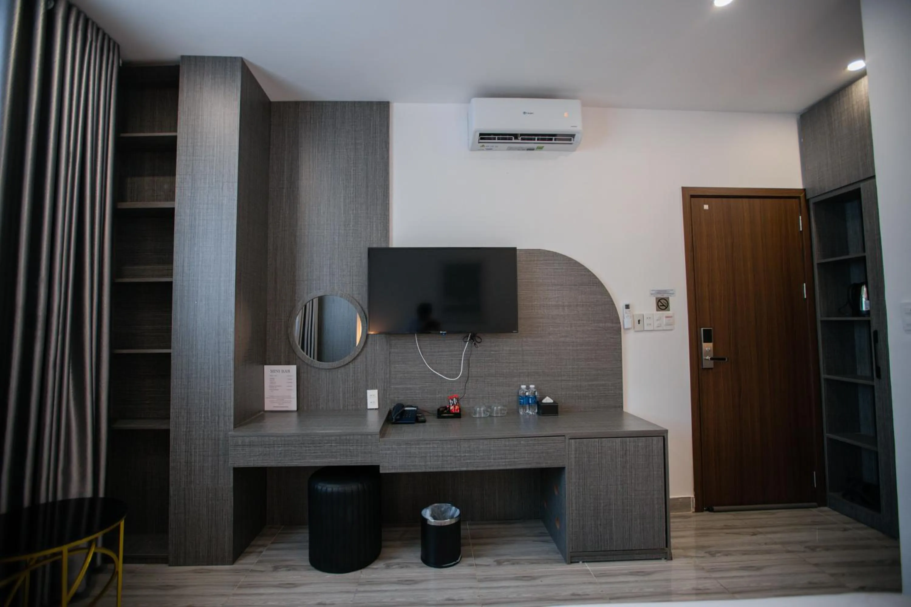 TV and multimedia in Riverside 1 Hotel