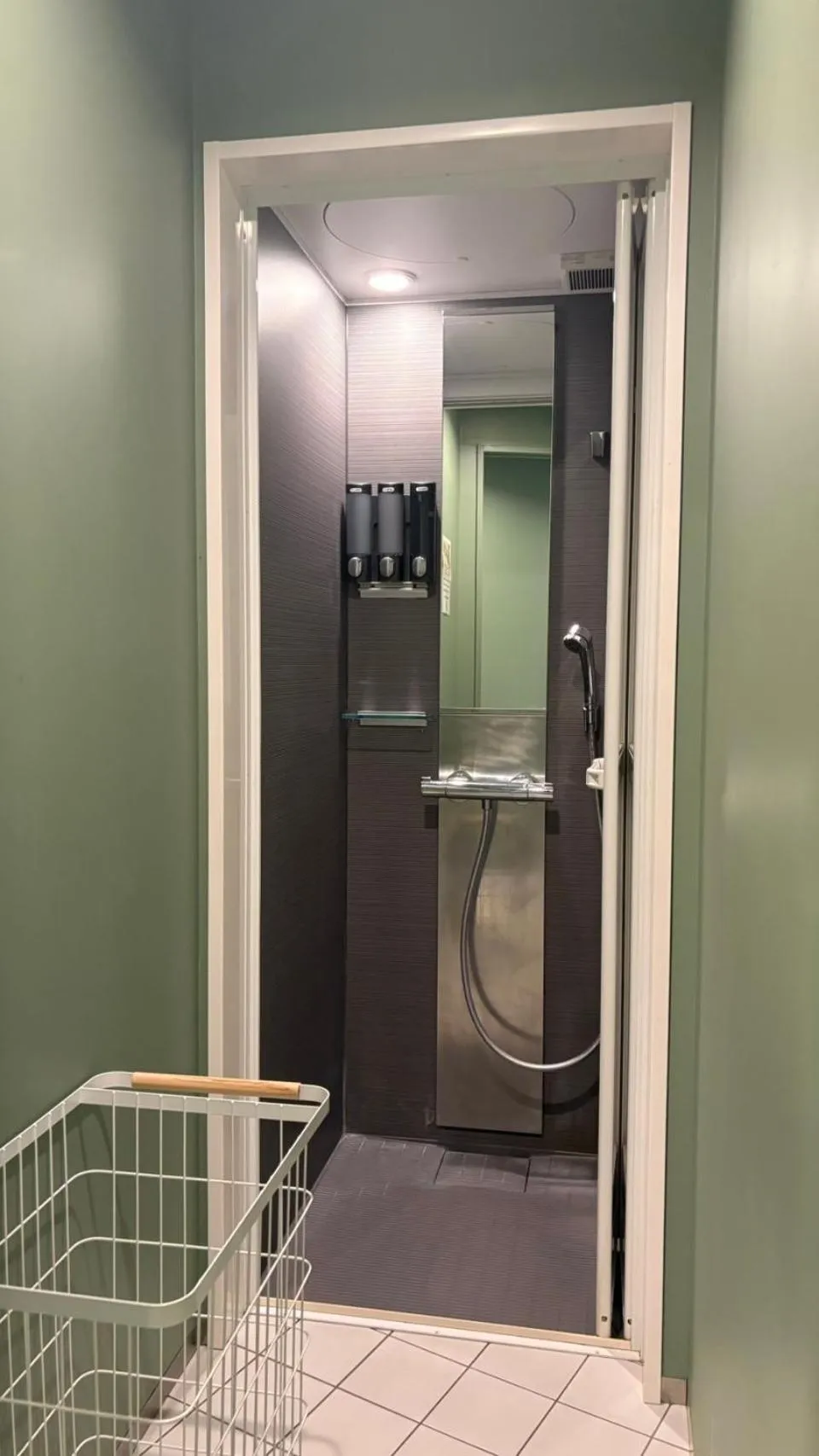 Shower in Book Tea Bed SHIBUYA