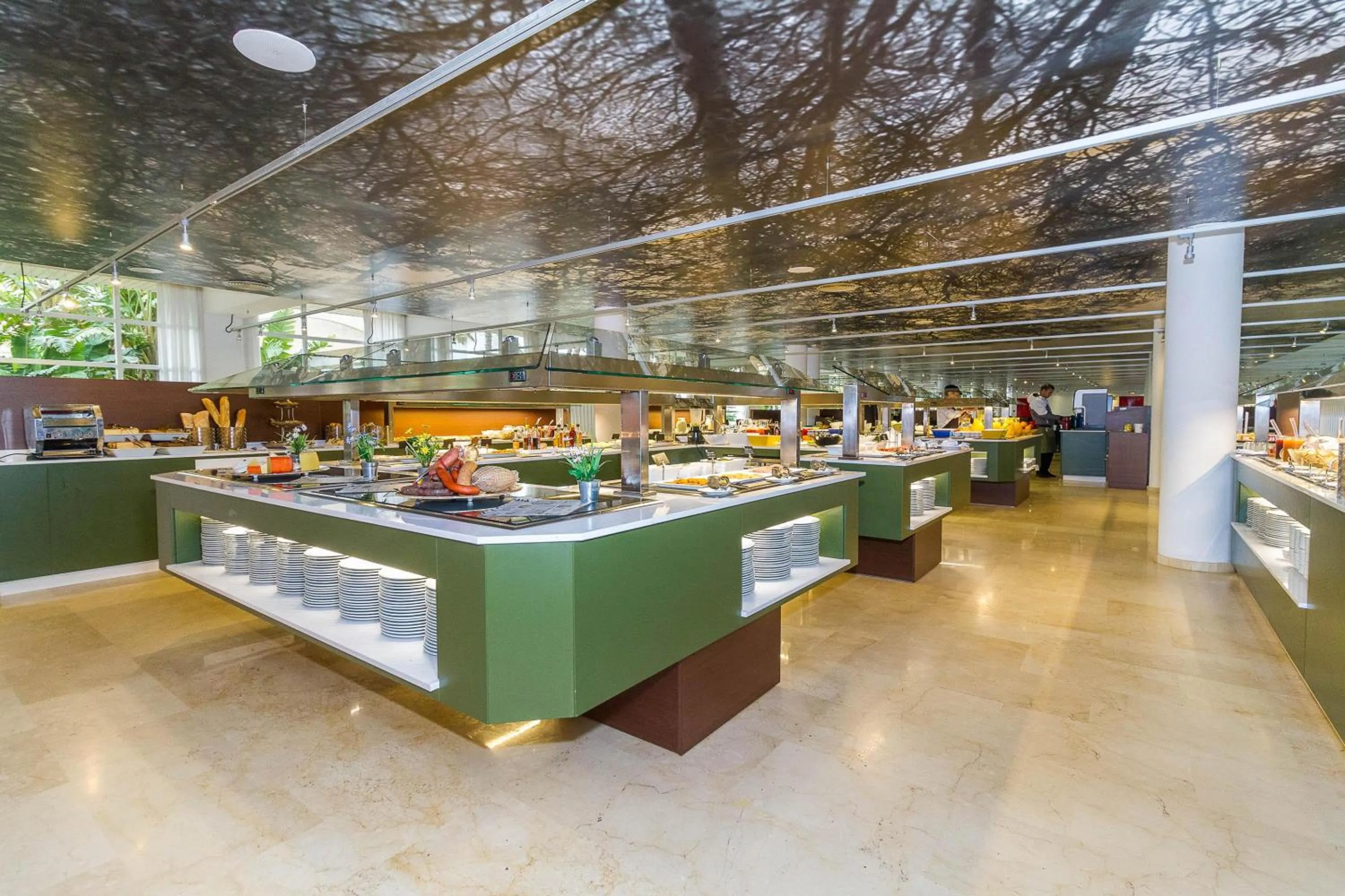 Restaurant/places to eat in Eix Platja Daurada Hotel & SPA