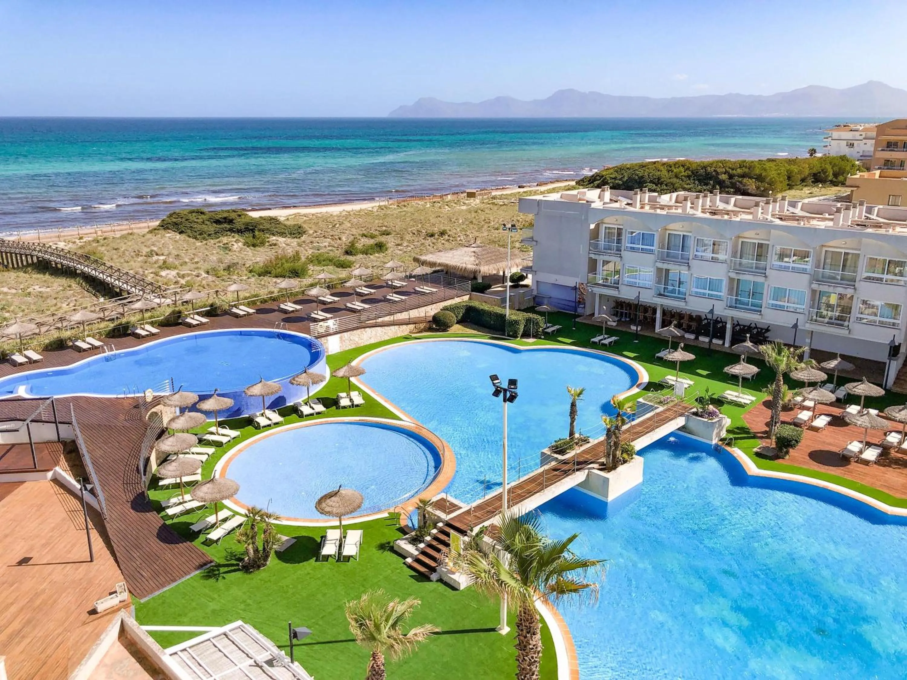 Swimming pool in Eix Platja Daurada Hotel & SPA