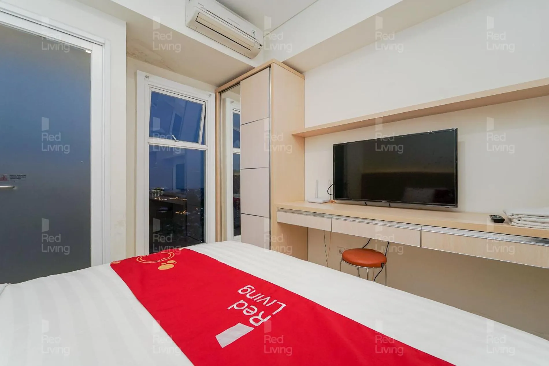 Bedroom in RedLiving Apartemen Parahyangan Residence - Anton Rooms