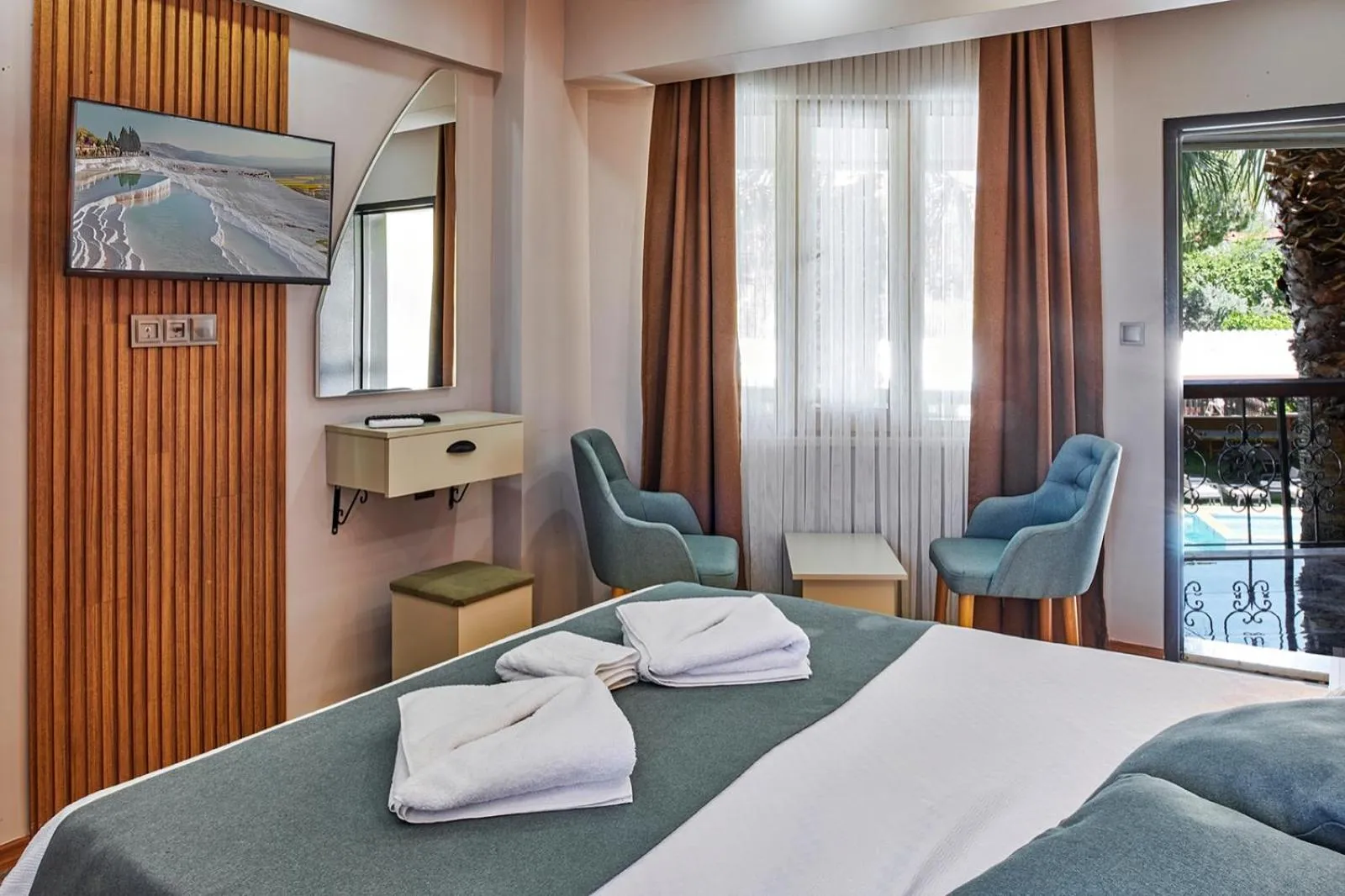 Photo of the whole room, Bed in Apollon Garden Pamukkale