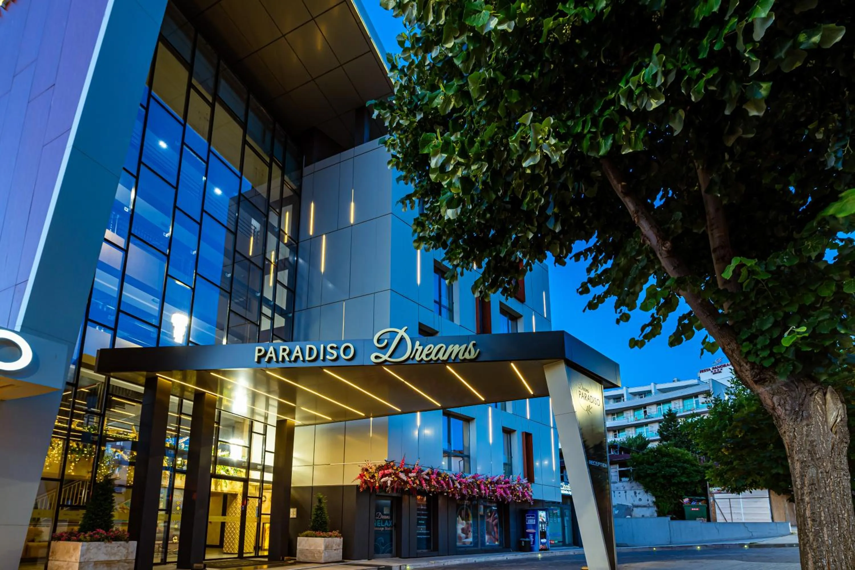 Facade/entrance in Paradiso Dreams Hotel
