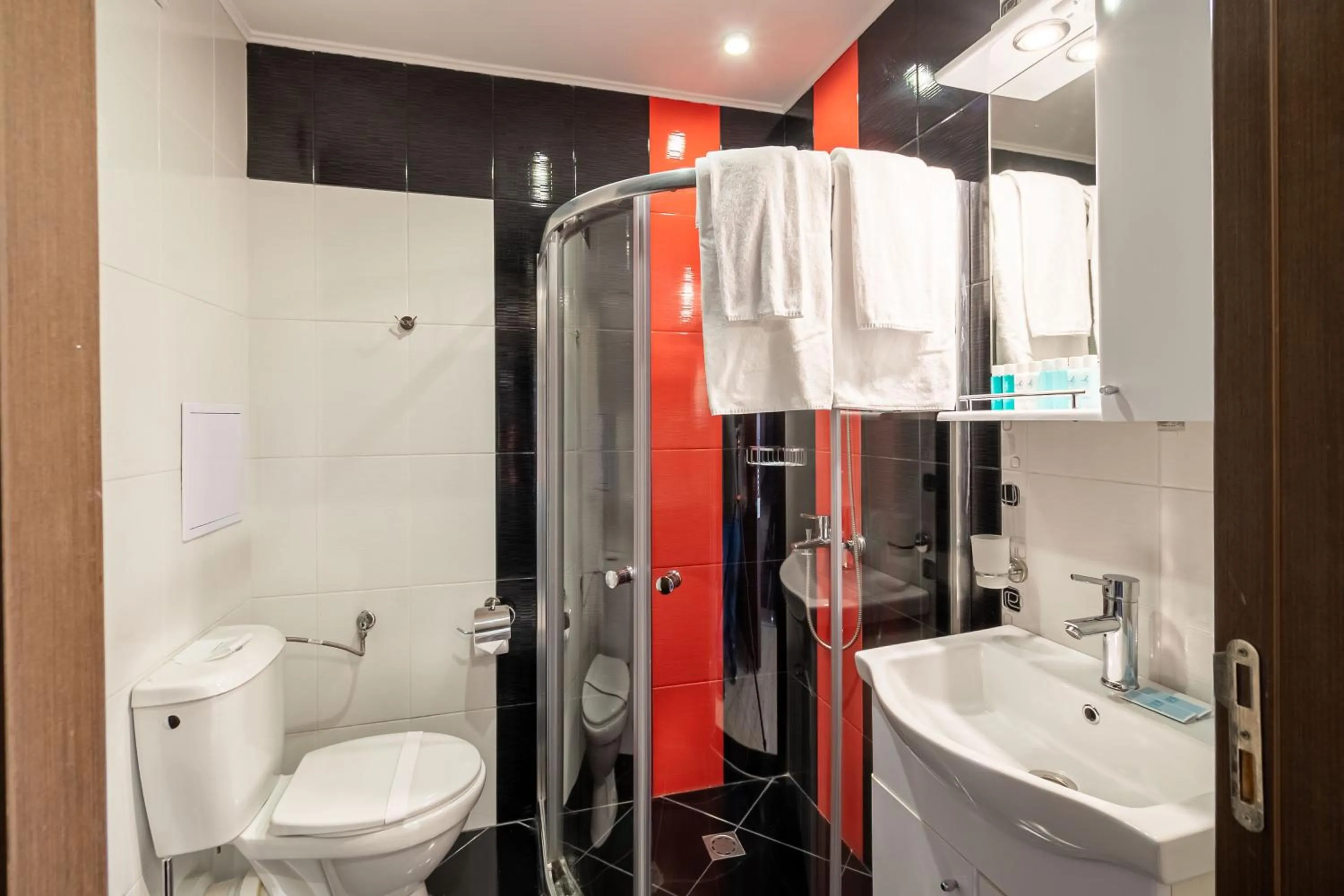 Shower in Paradiso Dreams Hotel