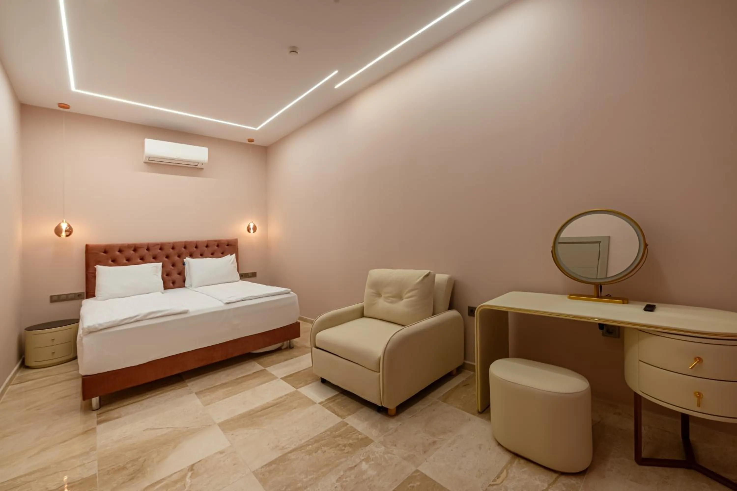 Bedroom, Bed in Paradiso Dreams Hotel