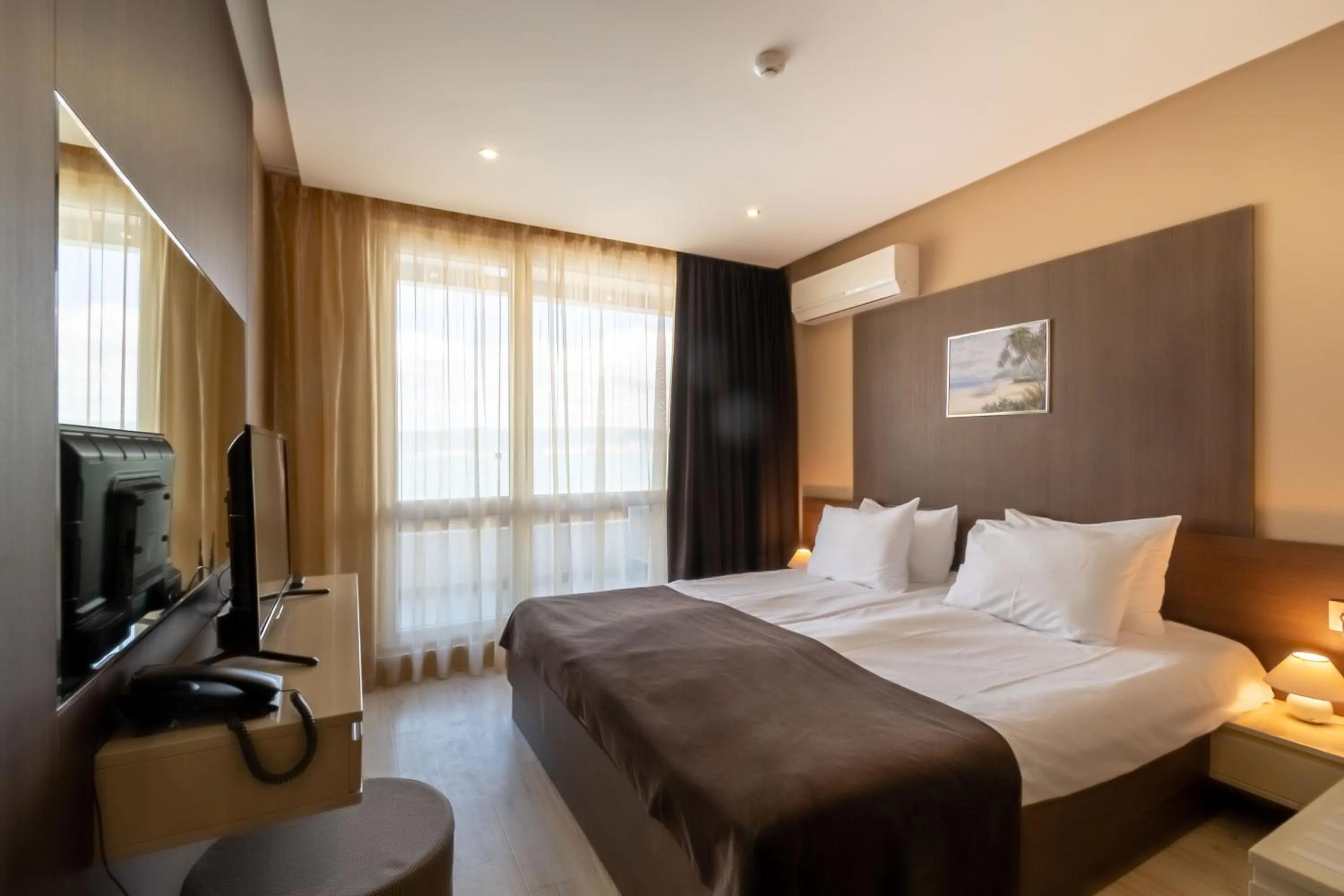 TV and multimedia, Bed in Paradiso Dreams Hotel