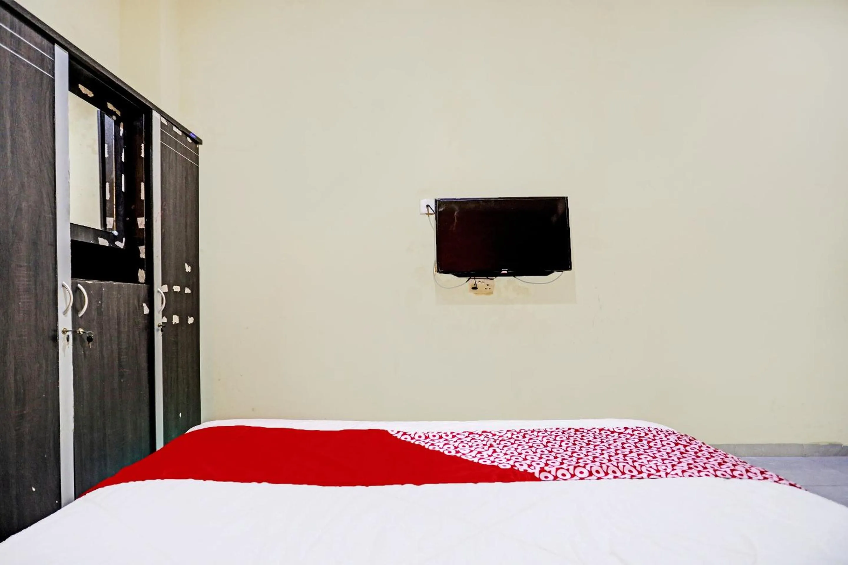 Bedroom, Bed in Hotel O Hasan House SyariahNearPelabuhan Feri Harbor Bay