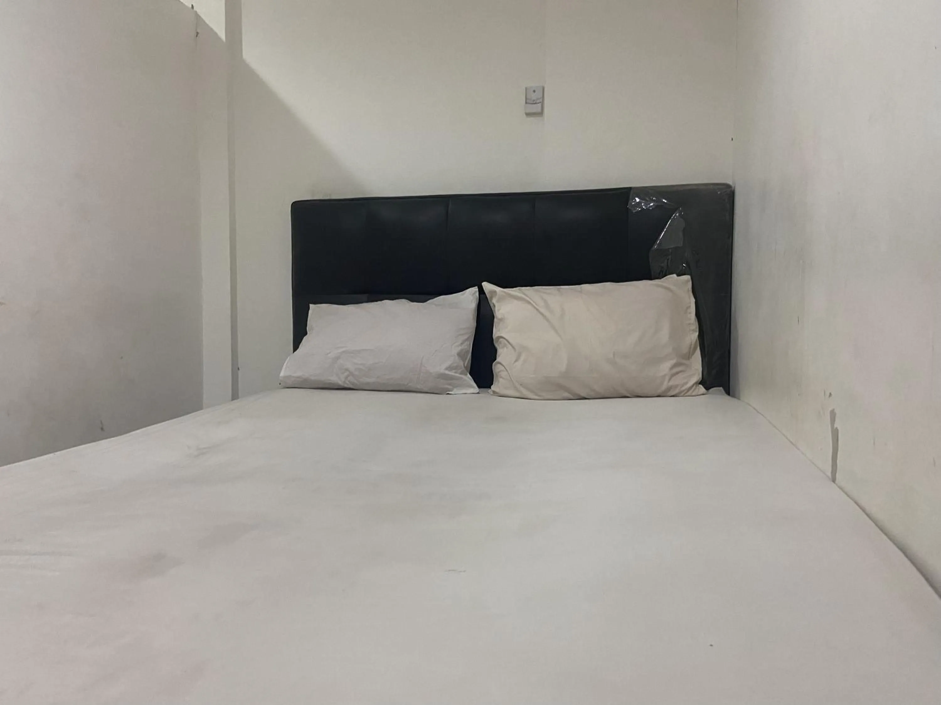 Bedroom, Bed in Hotel O Penginapan Fajar Syariah