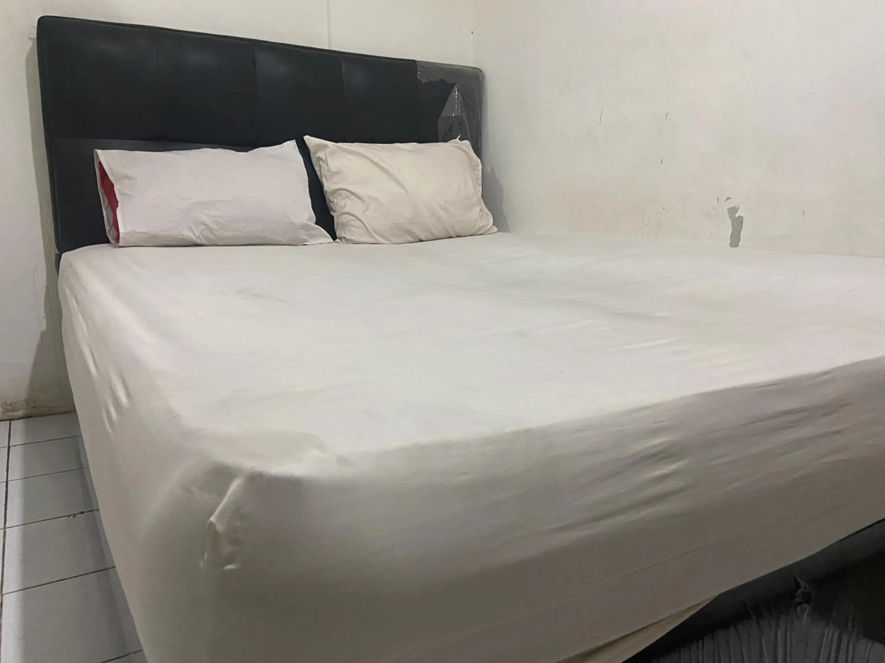 Bedroom, Bed in Hotel O Penginapan Fajar Syariah