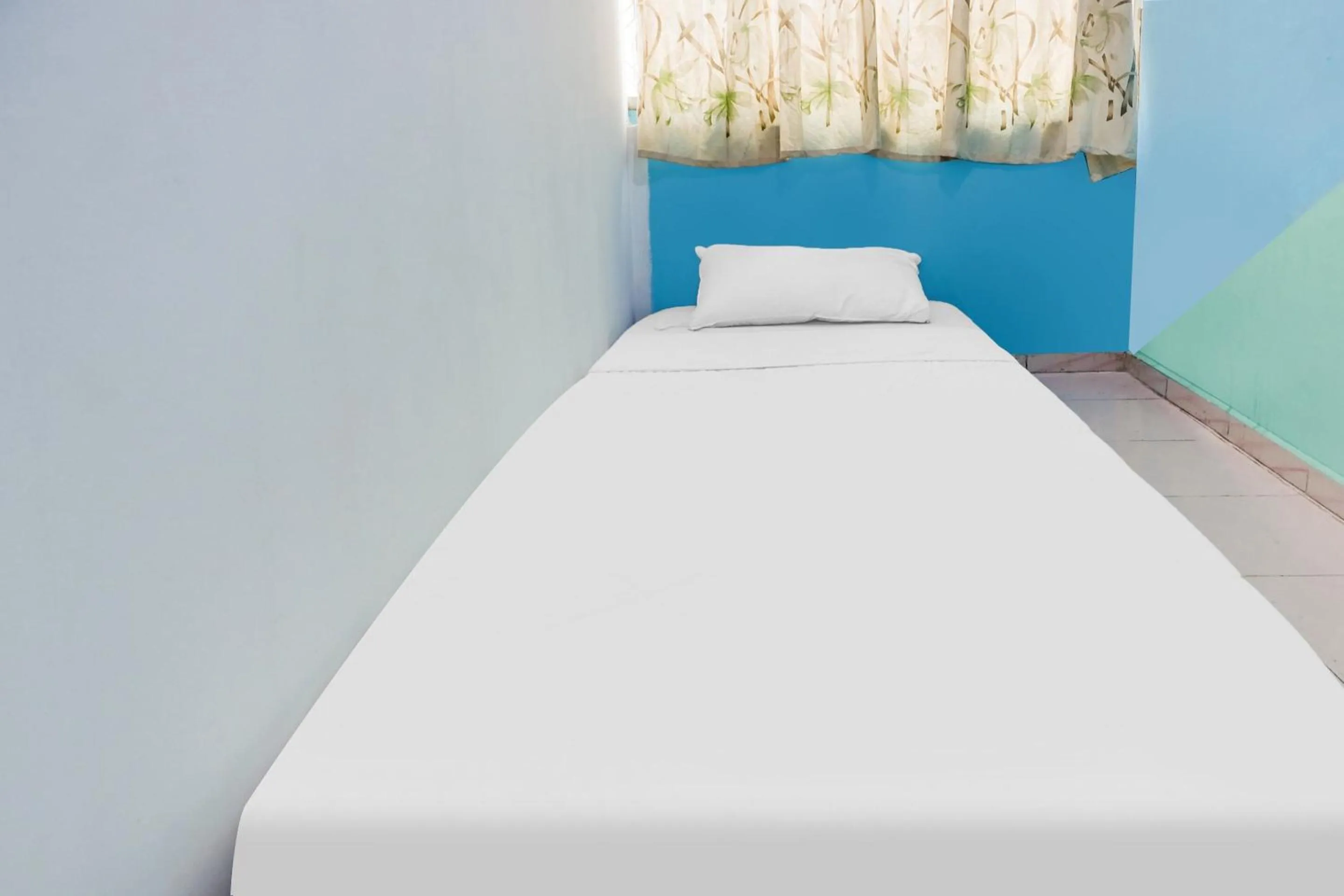 Bedroom, Bed in Hotel O Ririn Homestay