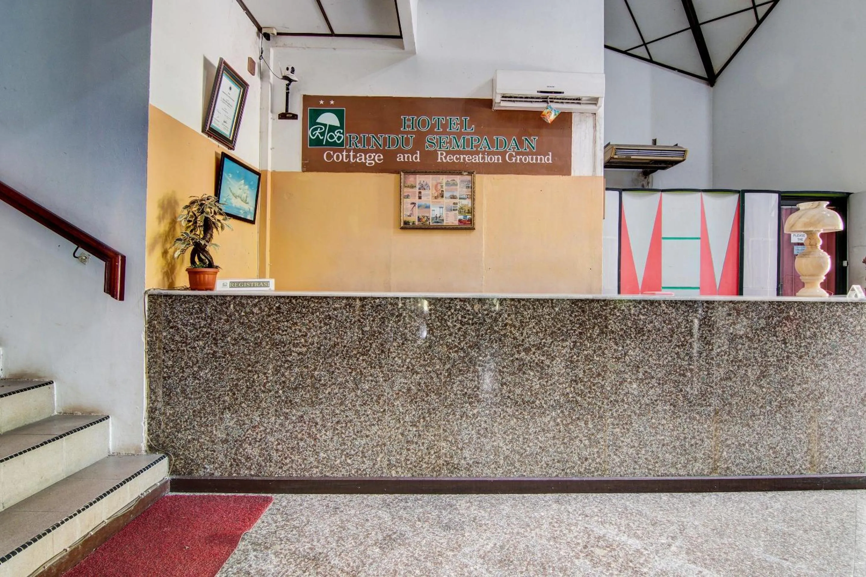 Lobby or reception in Hotel O Rindu Sempadan Near Taman Wisata Rindu Sempadan